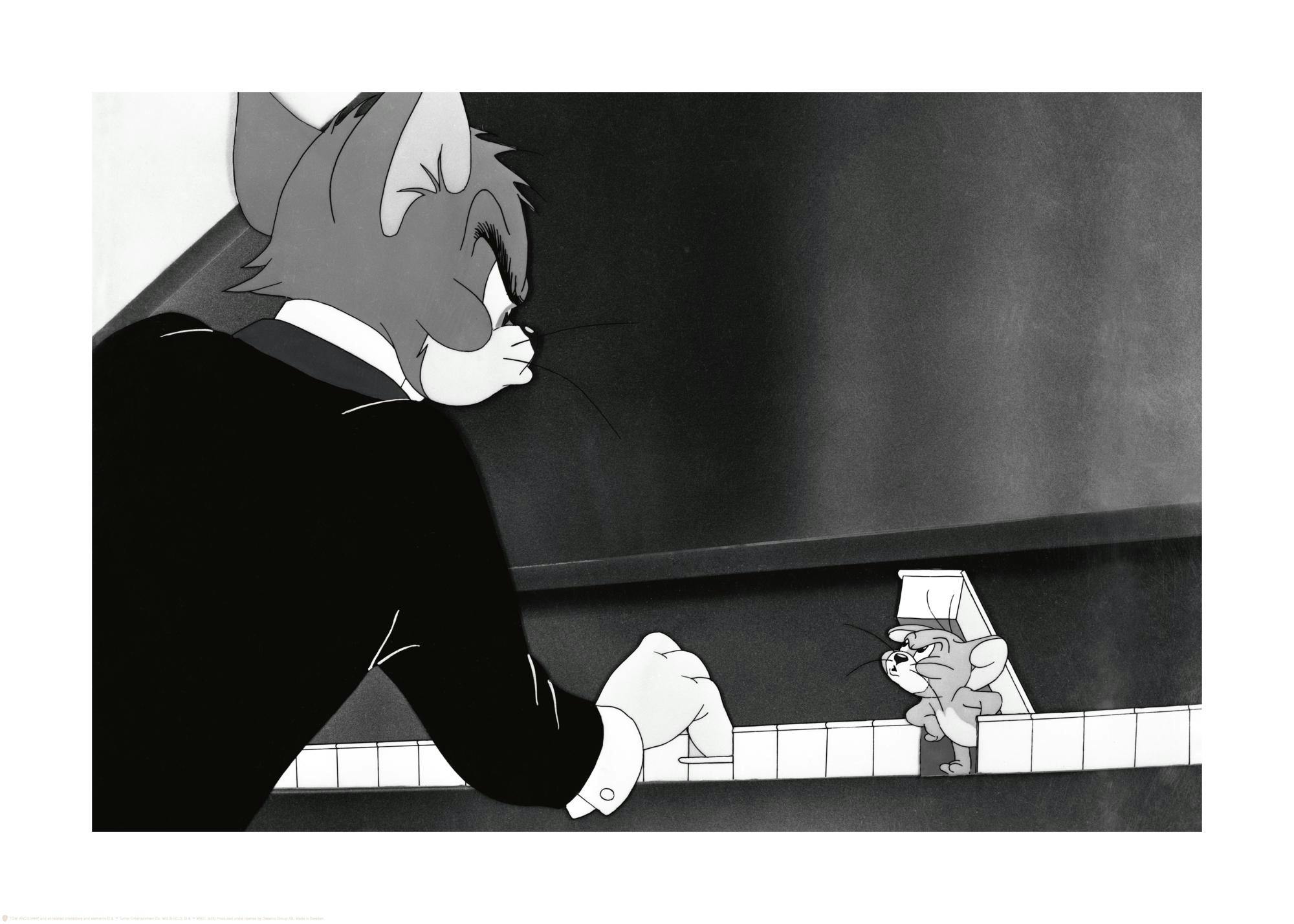 Svart-hvitt Tom & Jerry plakat. Tom spiller piano med Jerry som forstyrrer. Animert Tom & Jerry kunst. Klassisk tegneserieplakat