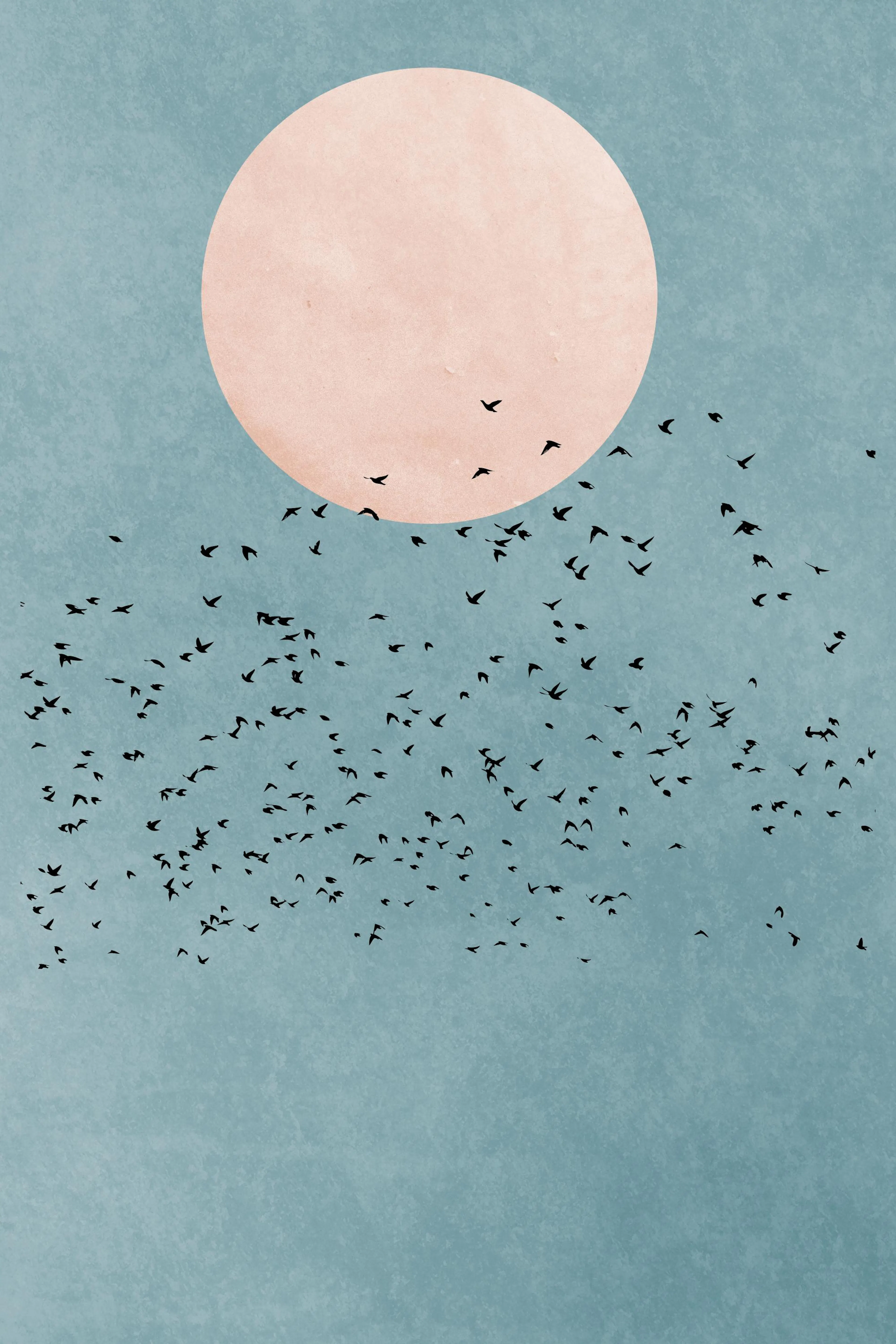 Grafisk illustration av en rosa måne och en flock svarta fåglar mot en blå himmel, en lugn naturposter.