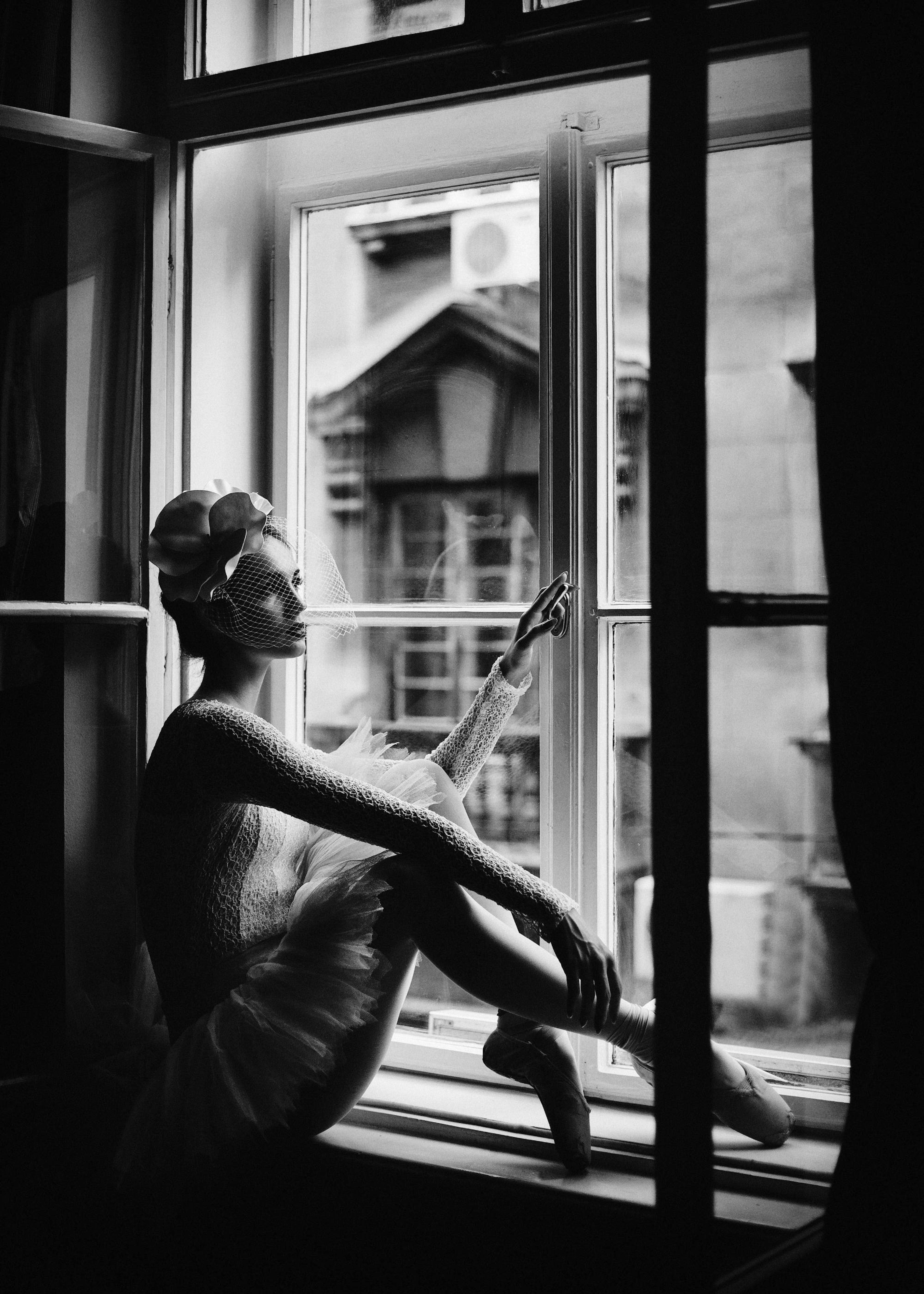 Ballerina In Window Juliste 0
