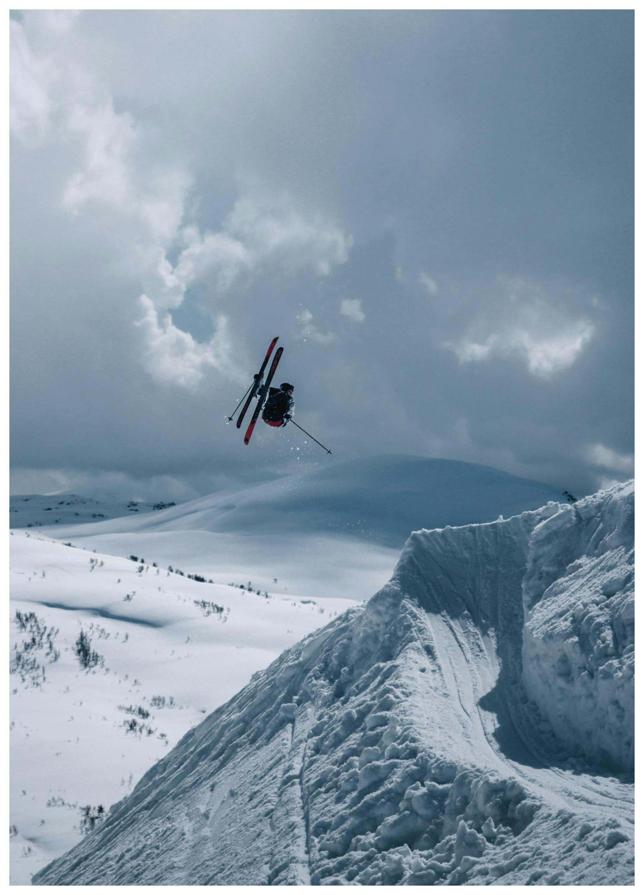 Sogndal Skiing Poster (50x70 cm)- Posters de inverno