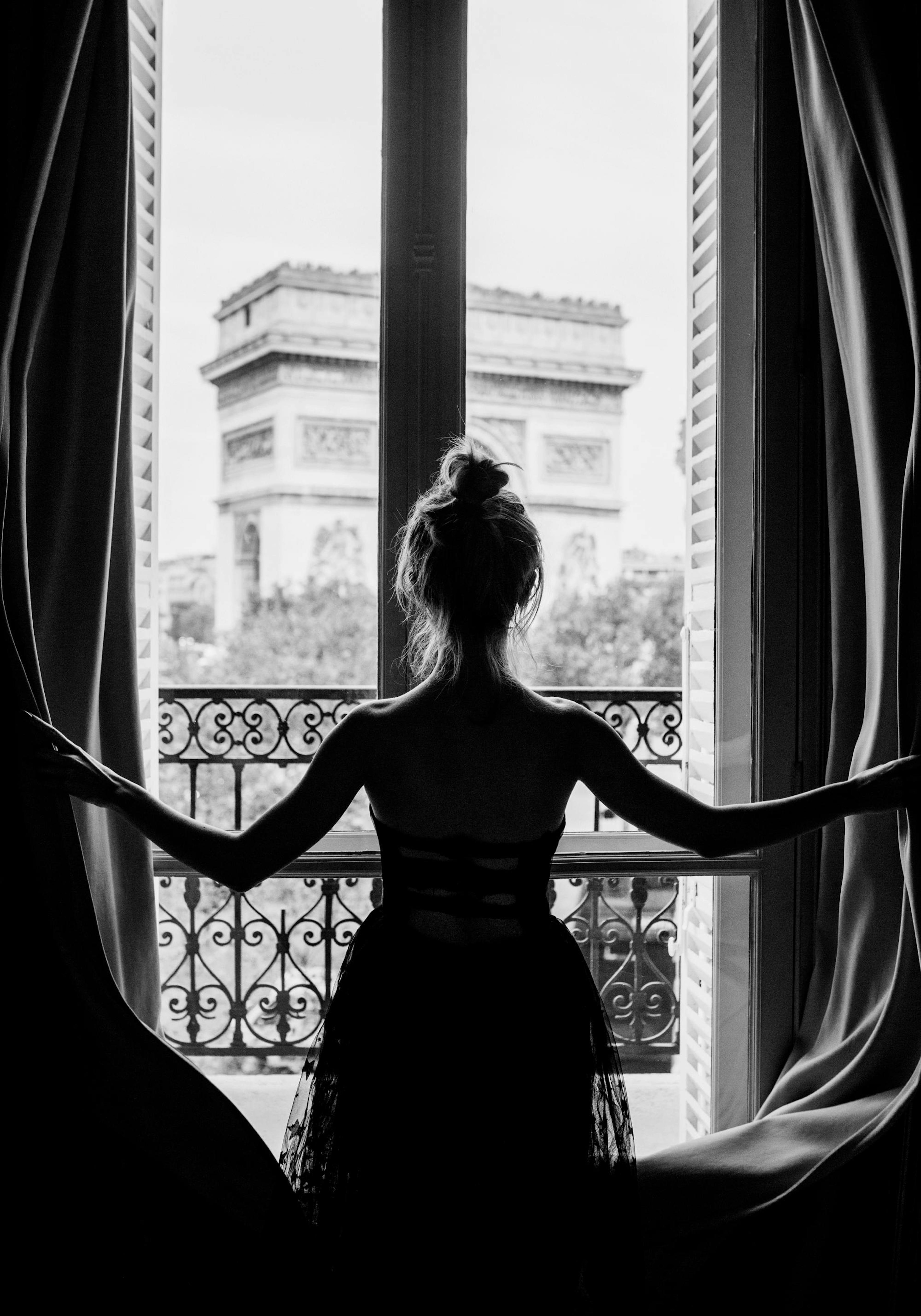 Girl In Window Plakat 0