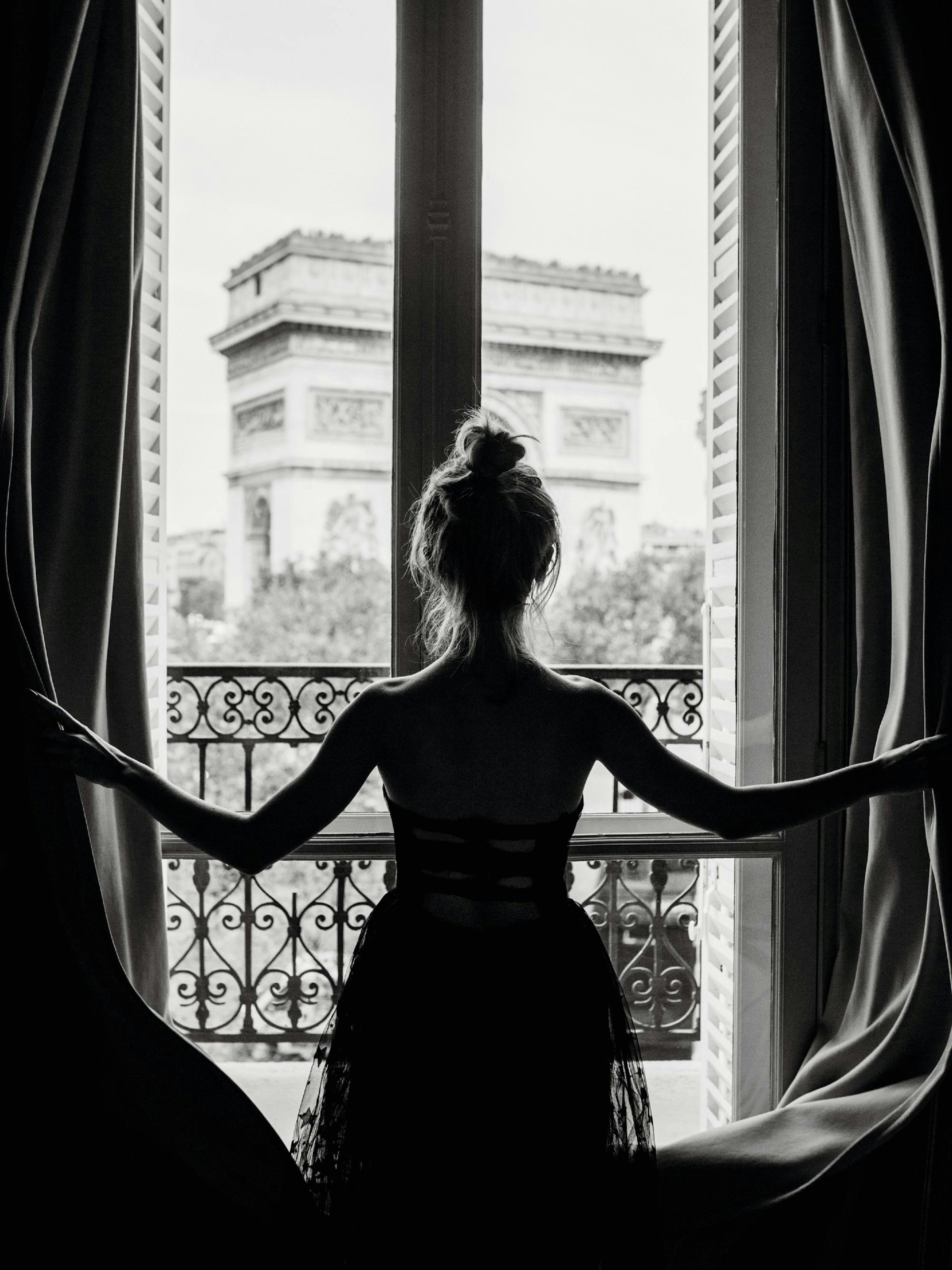 Girl In Window Plakat 0