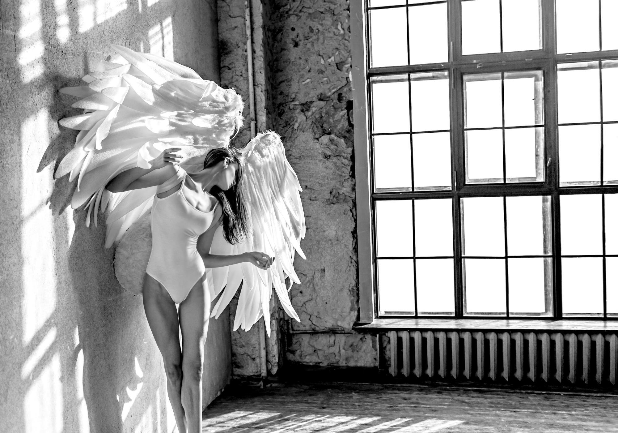 Póster Angel Wings – Fotografia Artística em Preto e Branco Desenio