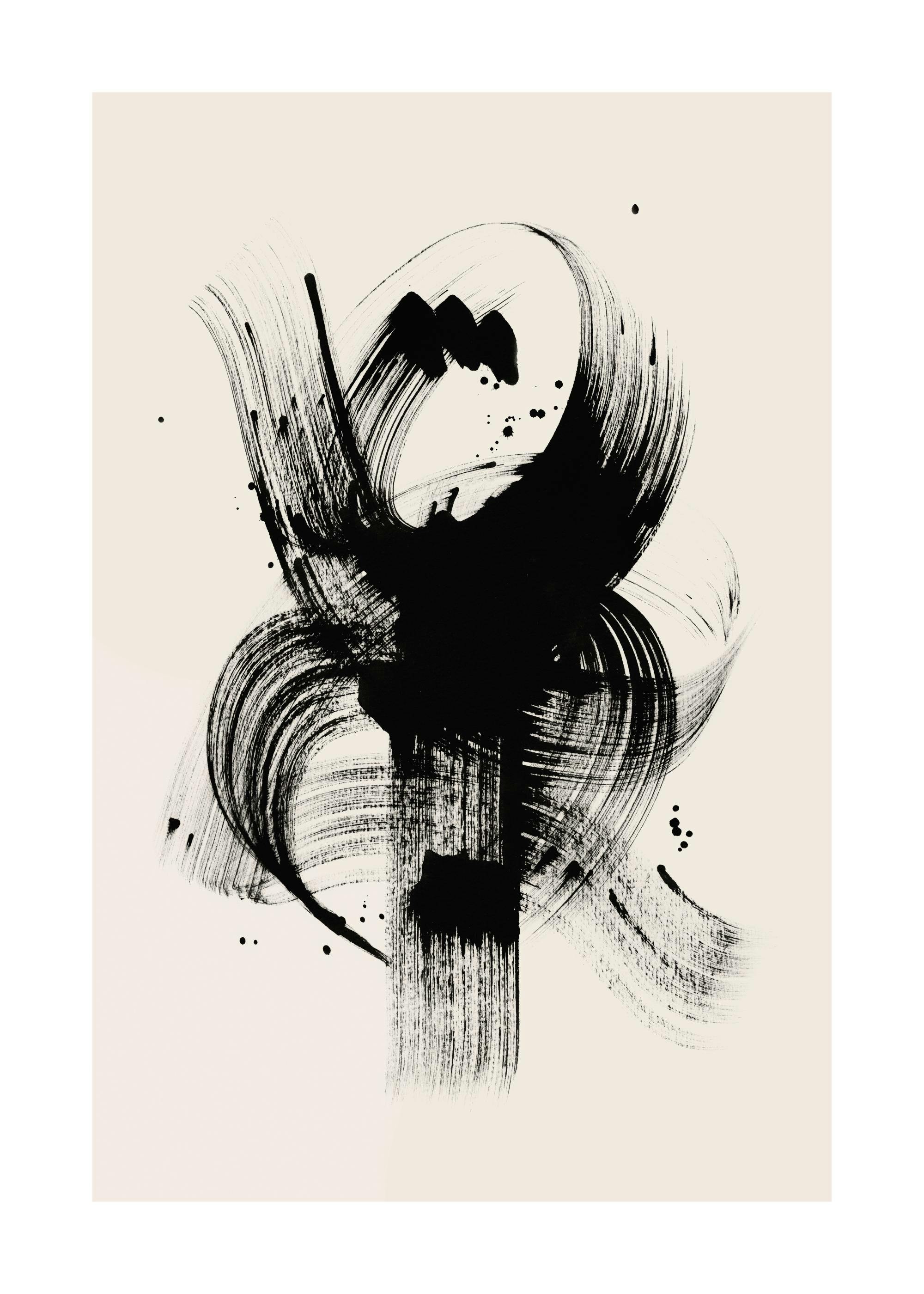 Mustavalkoinen abstrakti juliste, jossa on mustia siveltimenvetoja ja roiskeita vaalealla taustalla. Siveltimenvedot ovat dynaam