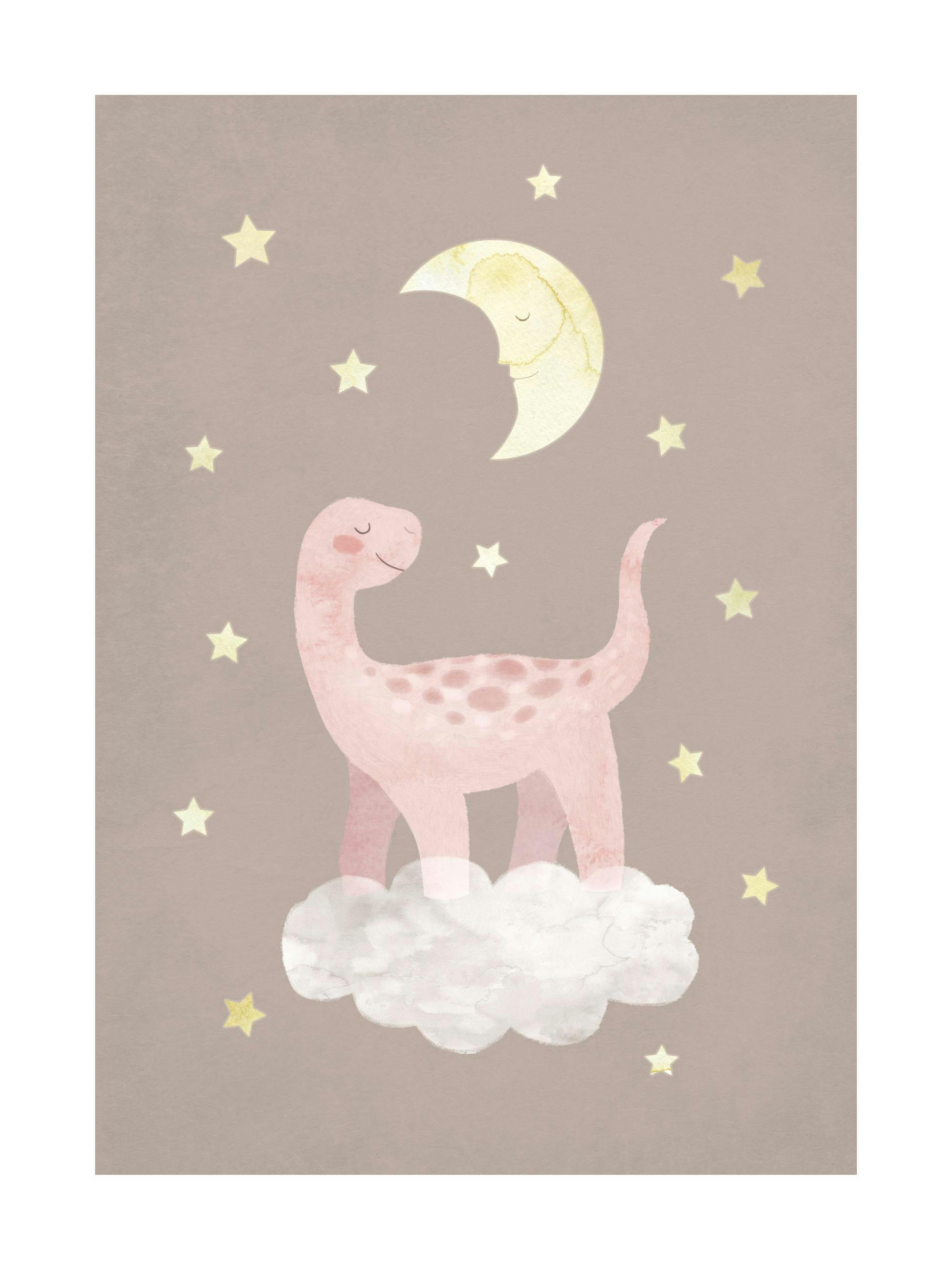 Illustration av en rosa dinosaurie på ett moln med stjärnor och en måne mot brun bakgrund, perfekt för barnrum.