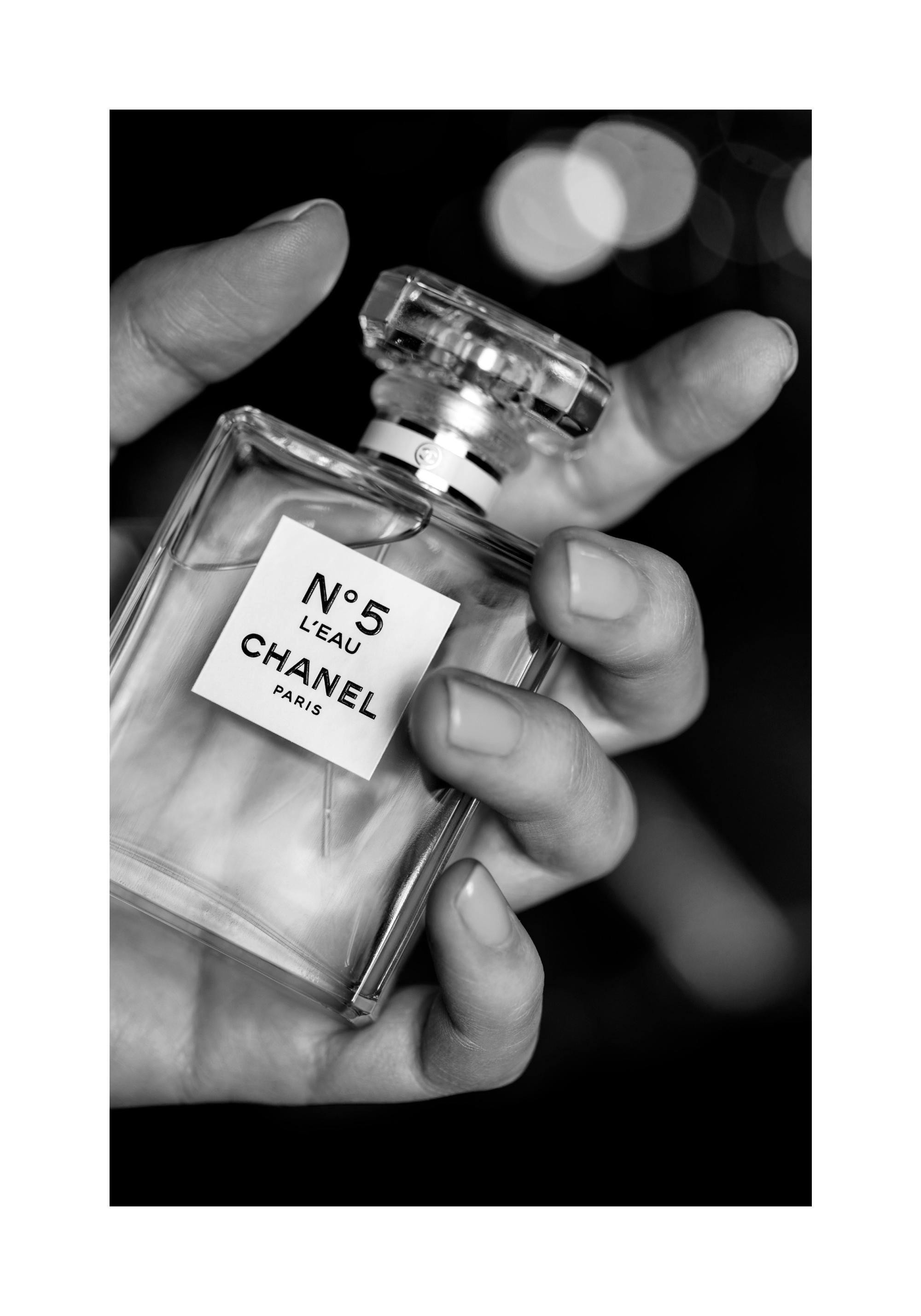 Perfume Desenio Coco Chanel Carry Chanel No5 Print
