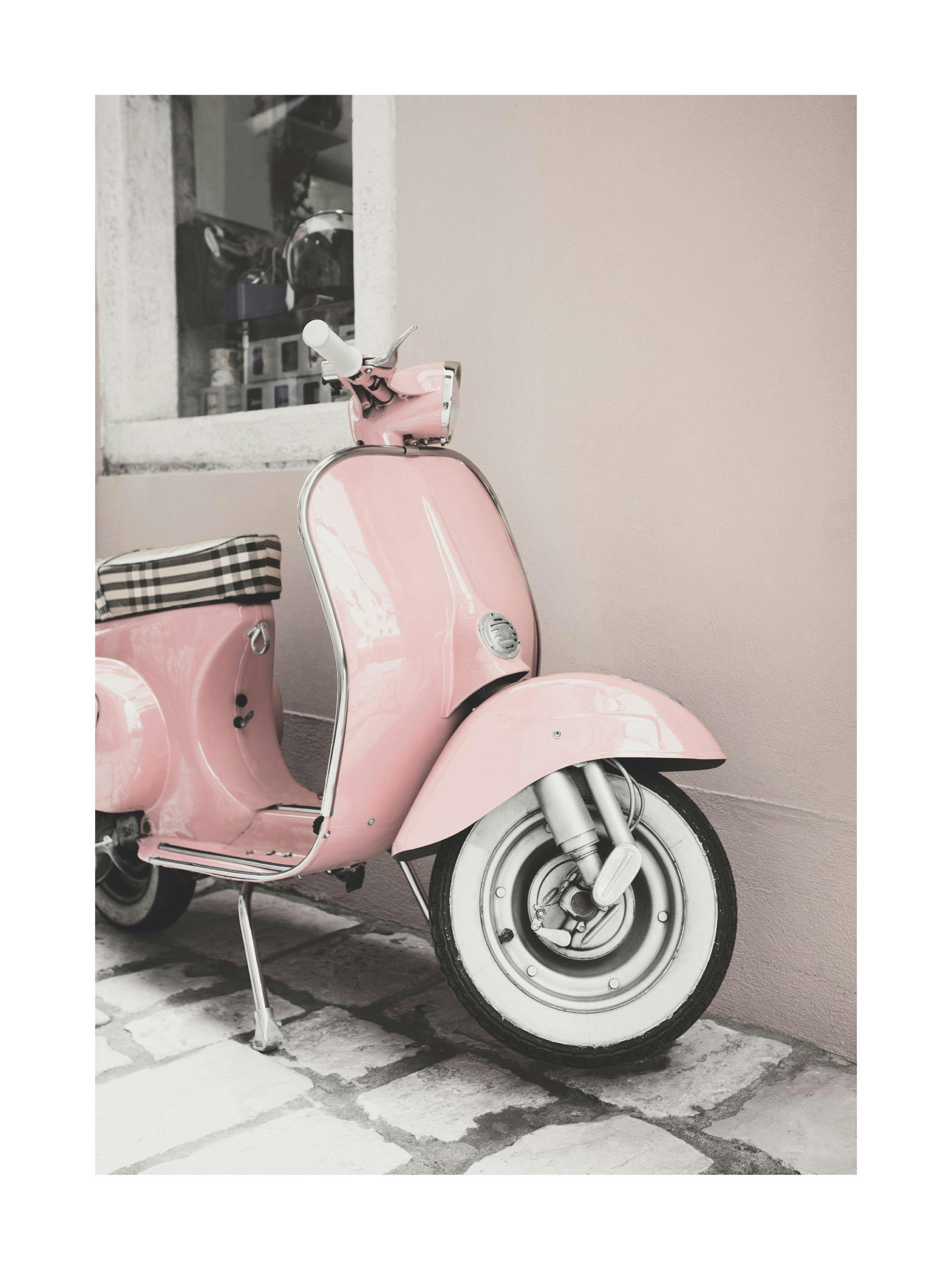 Poster Scooter Rosa Vintage – Arredo Parete Pastello Desenio IT