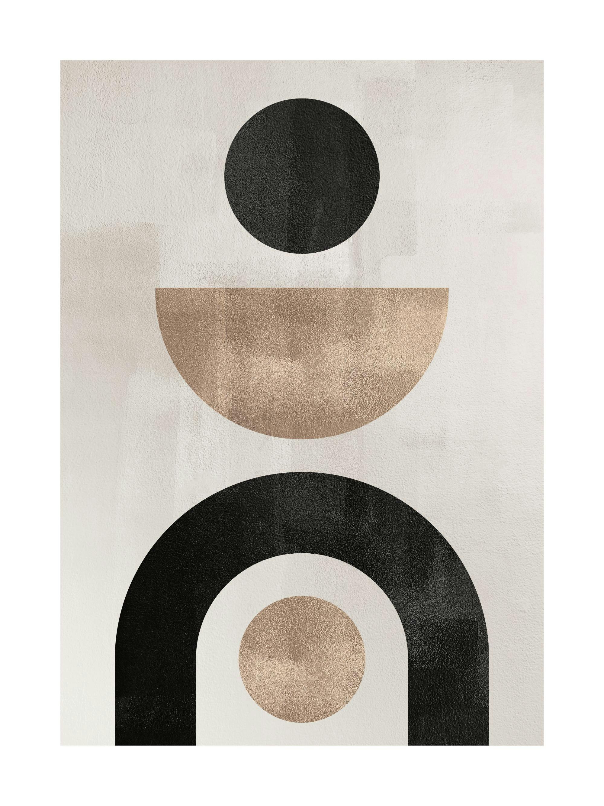 Grafisk illustration med svarta och beiga former, som en halvcirkel och en båge, mot en gråbeige bakgrund med ojämn yta.