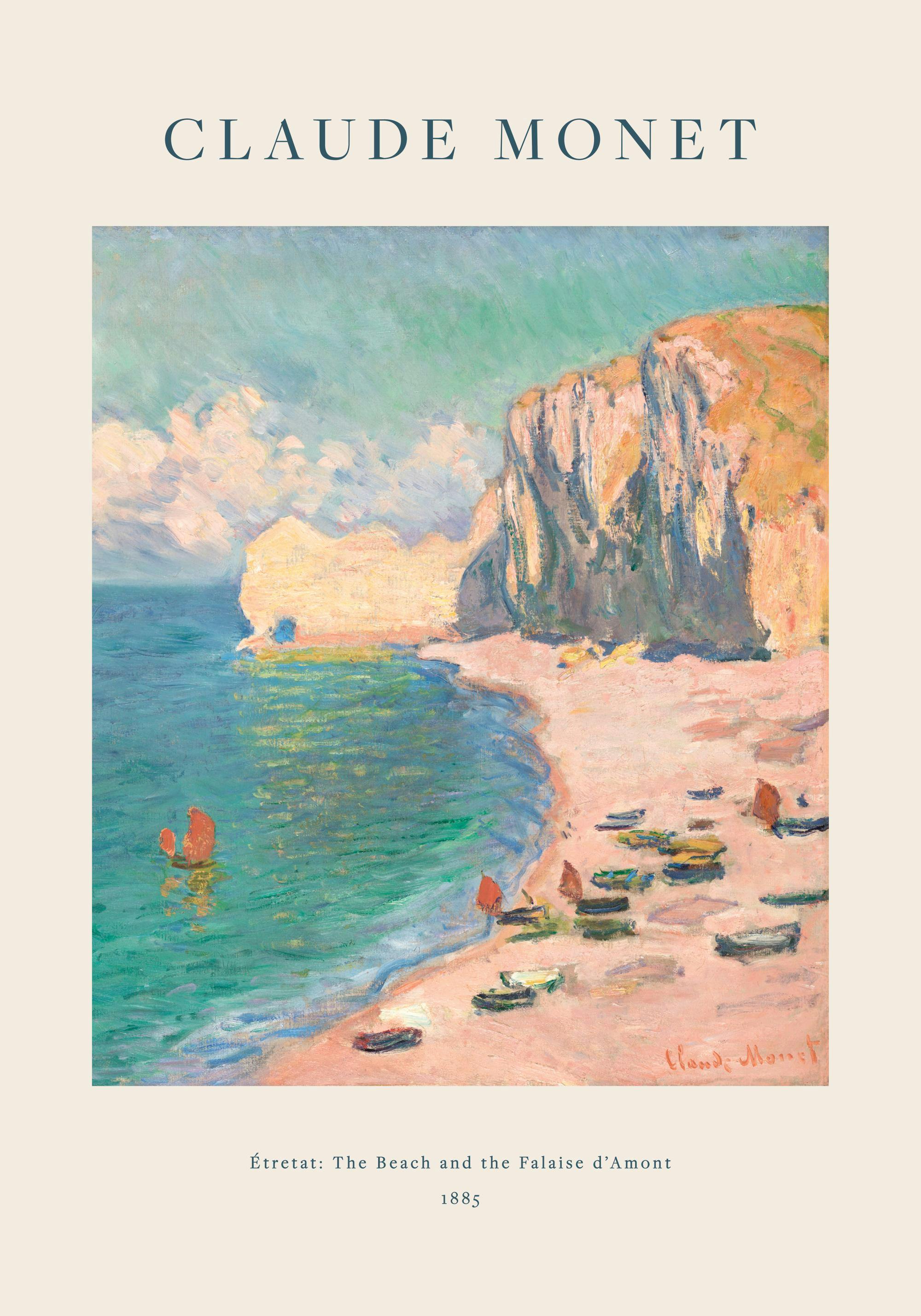 Monet maleri af strand med hav og høje klinter i impressionistisk stil. Kunstværk med kystlandskab og både.