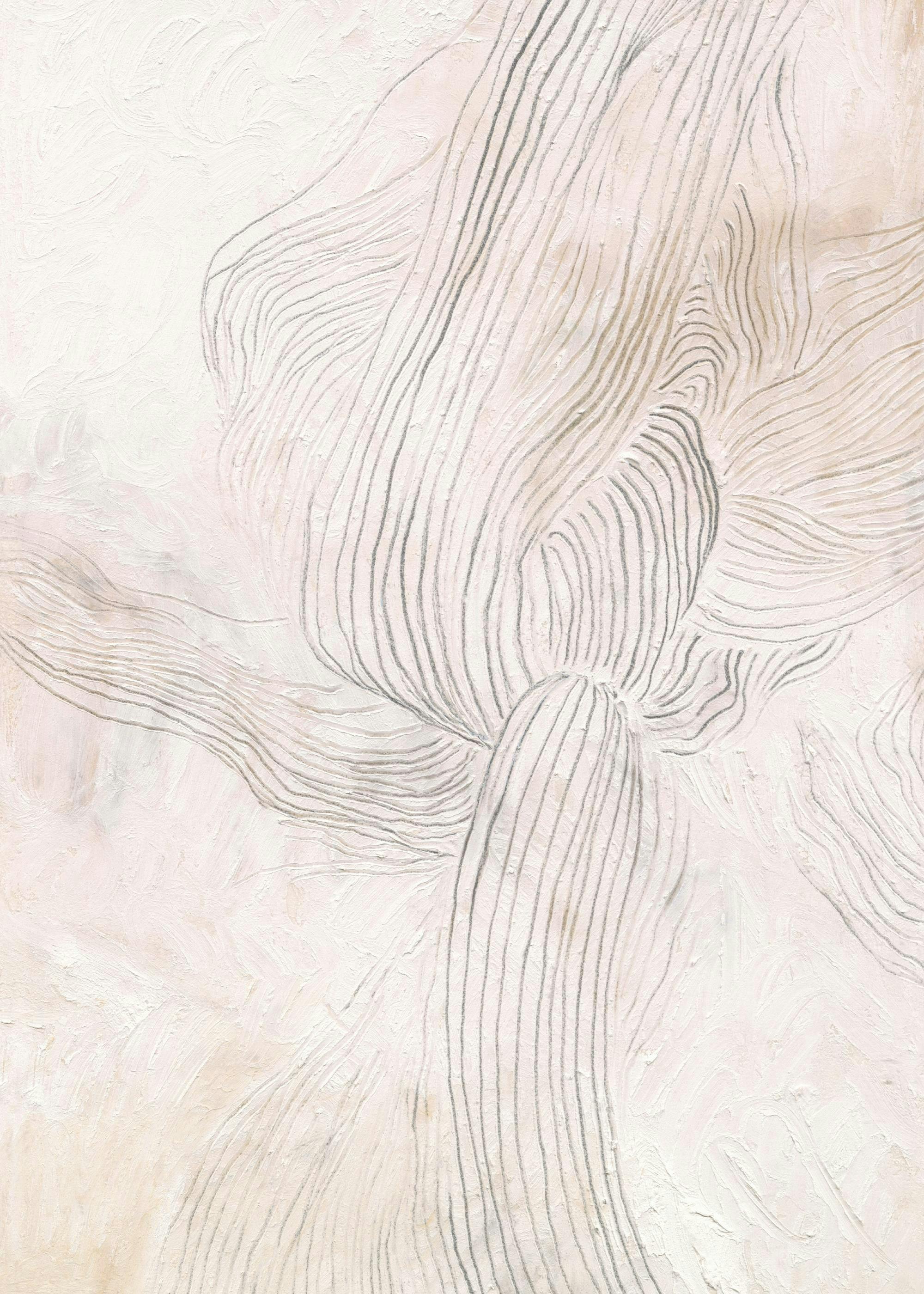 Plakat z ręcznie malowanymi, teksturalnymi liniami na beżowym tle, wzór przypomina miękkie fałdy lub wstęgi.