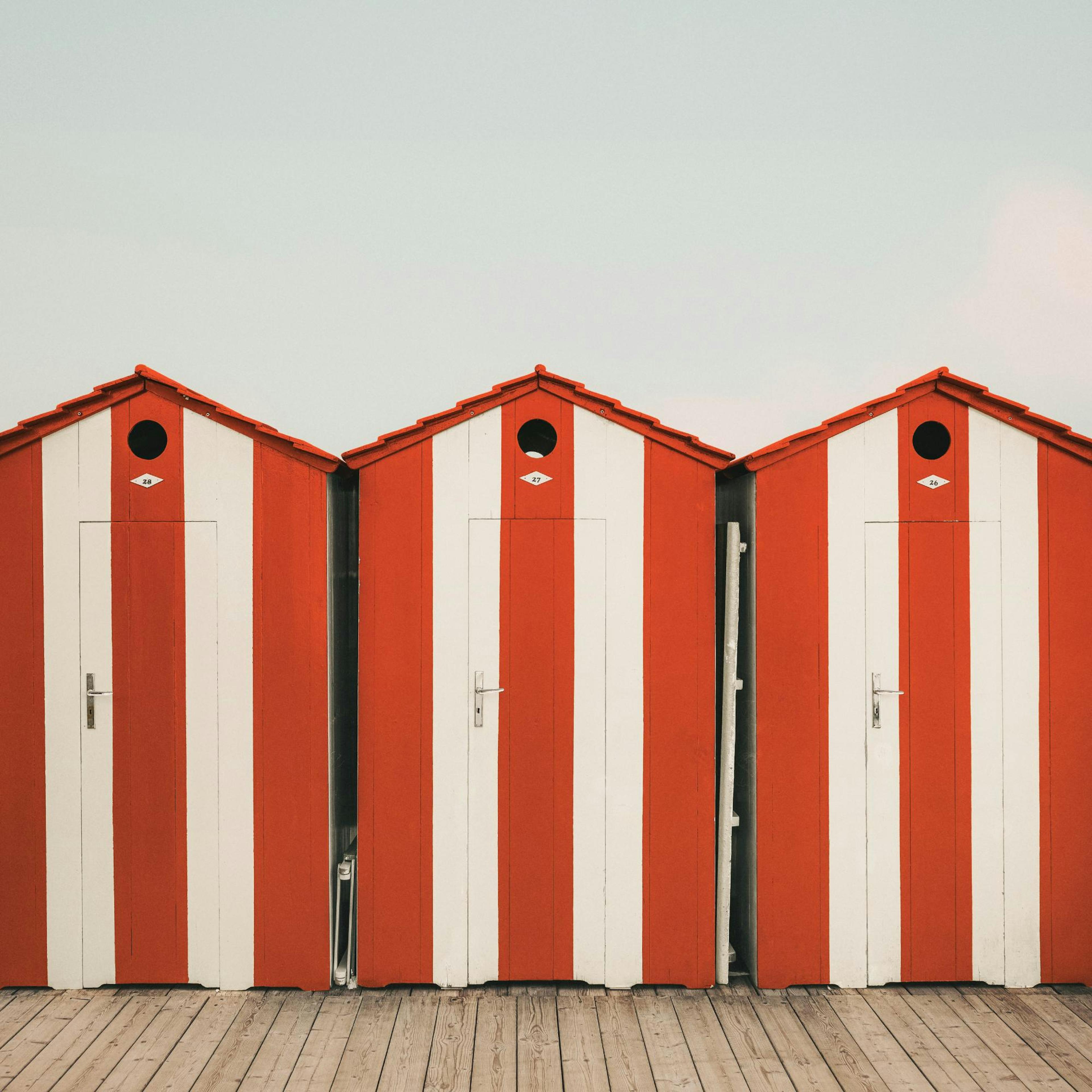 Striped Beach Huts Plakat 0