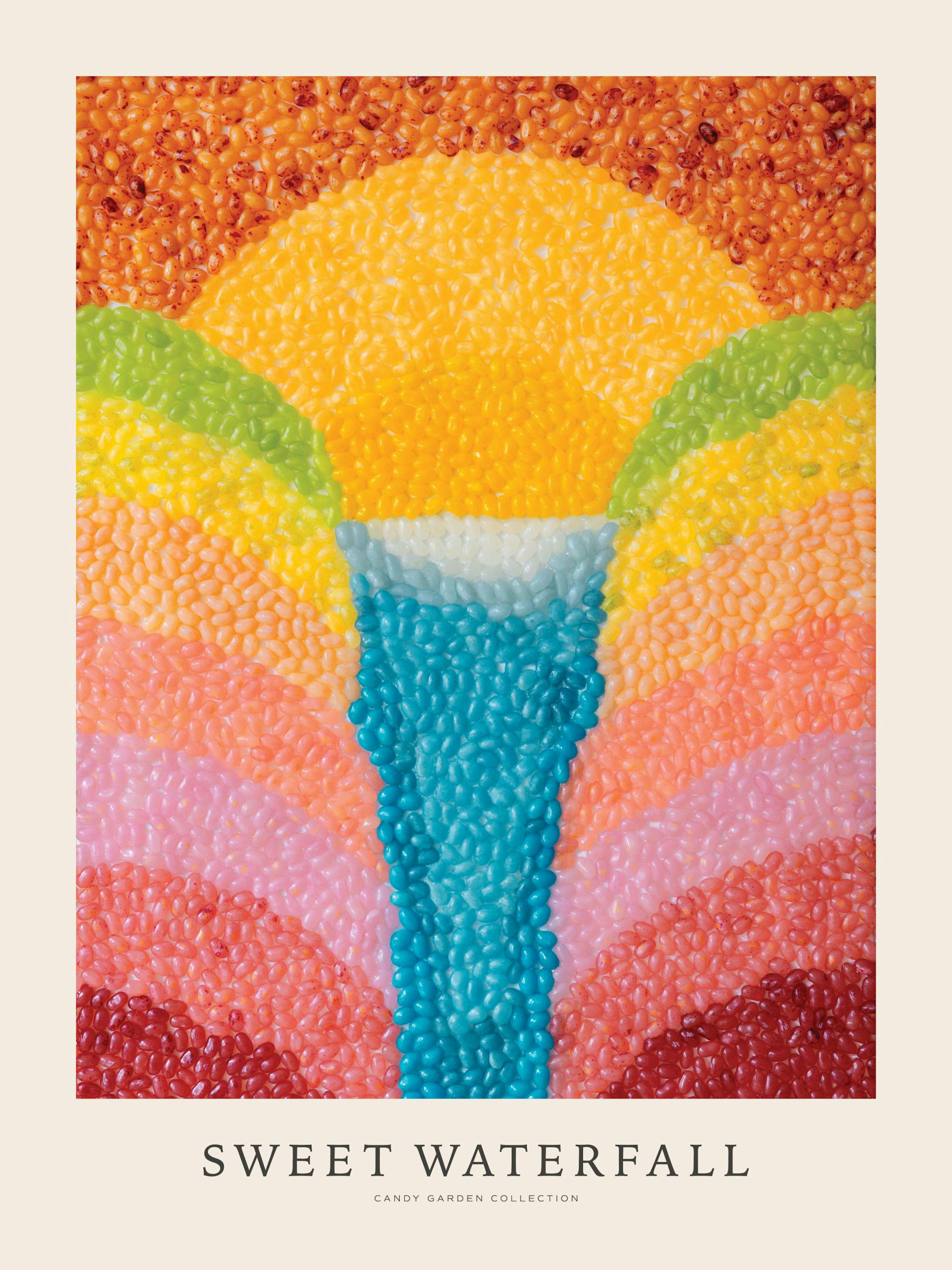 Poster: Bunter Wasserfall aus Geleebohnen in Mosaiktechnik, Candy Garden“ Design. Lebendige Süßigkeiten Kunst.