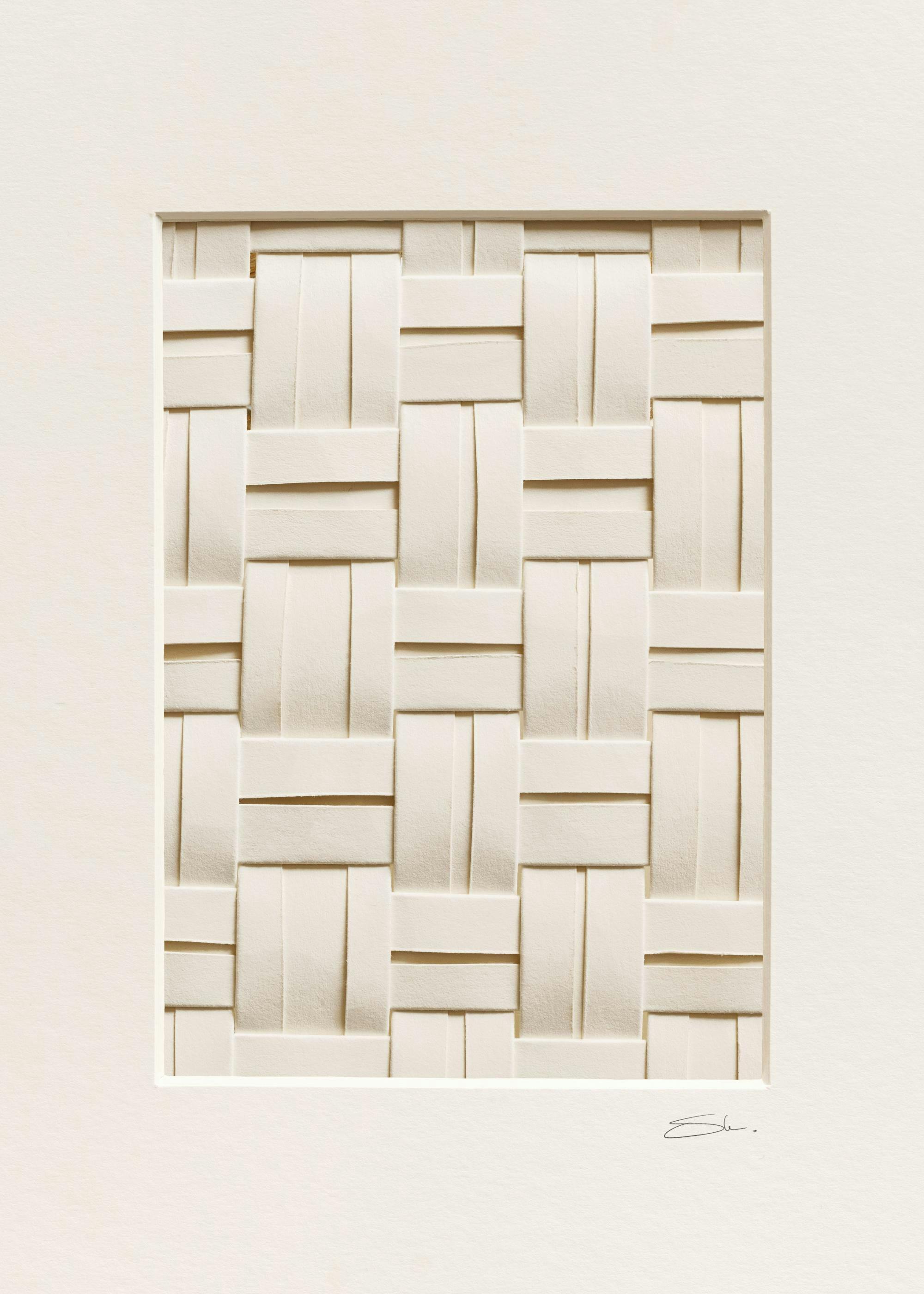 Poster met geweven papierpatroon in neutrale tinten, minimalistisch en tactiel, met 3D-illusie.