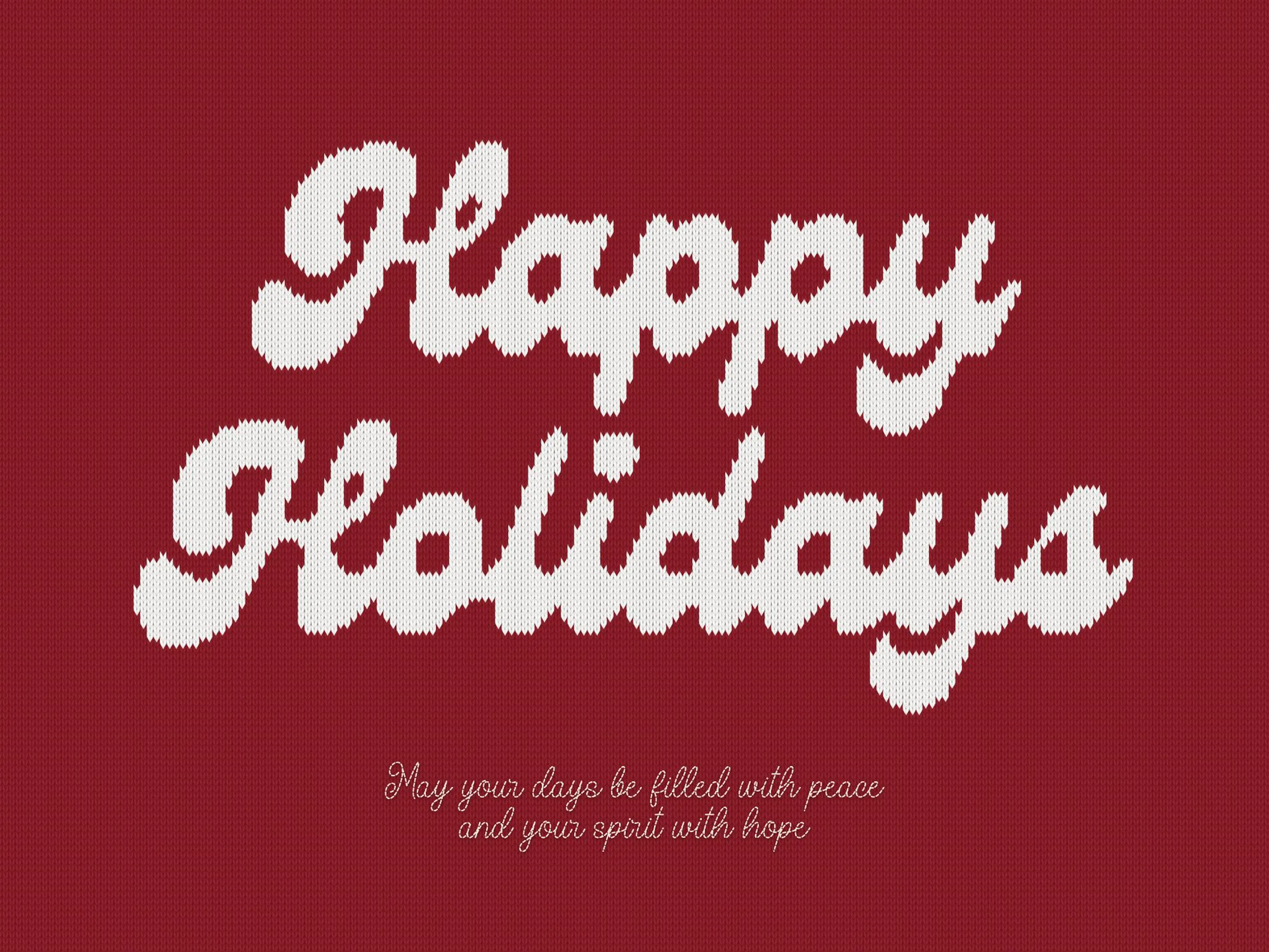Rotes Strick-Poster: Happy Holidays in weißer Schreibschrift, gemütliche Weihnachtsatmosphäre.