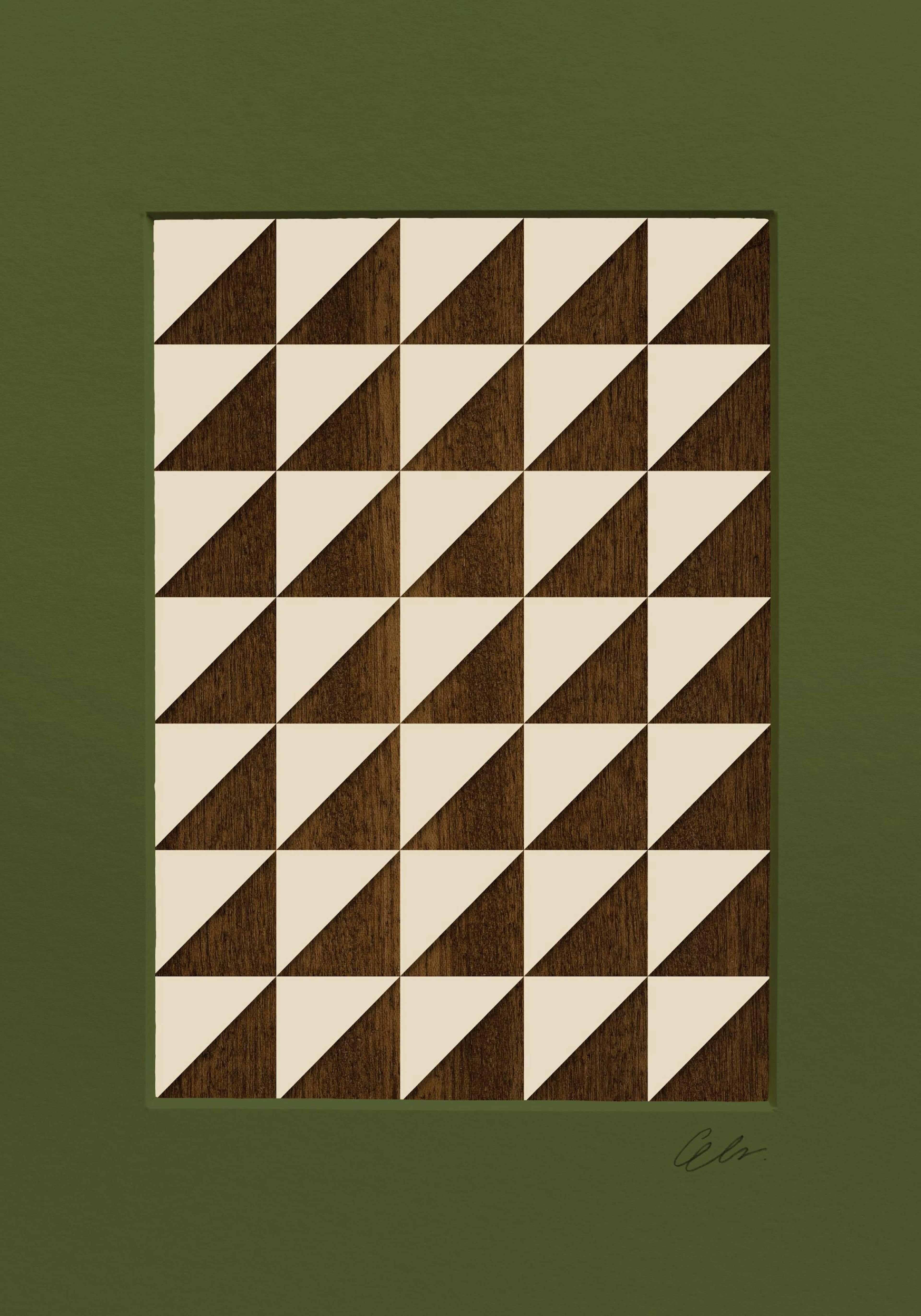 Póster de un patrón geométrico de triángulos beige y marrón oscuro sobre un fondo verde oliva.