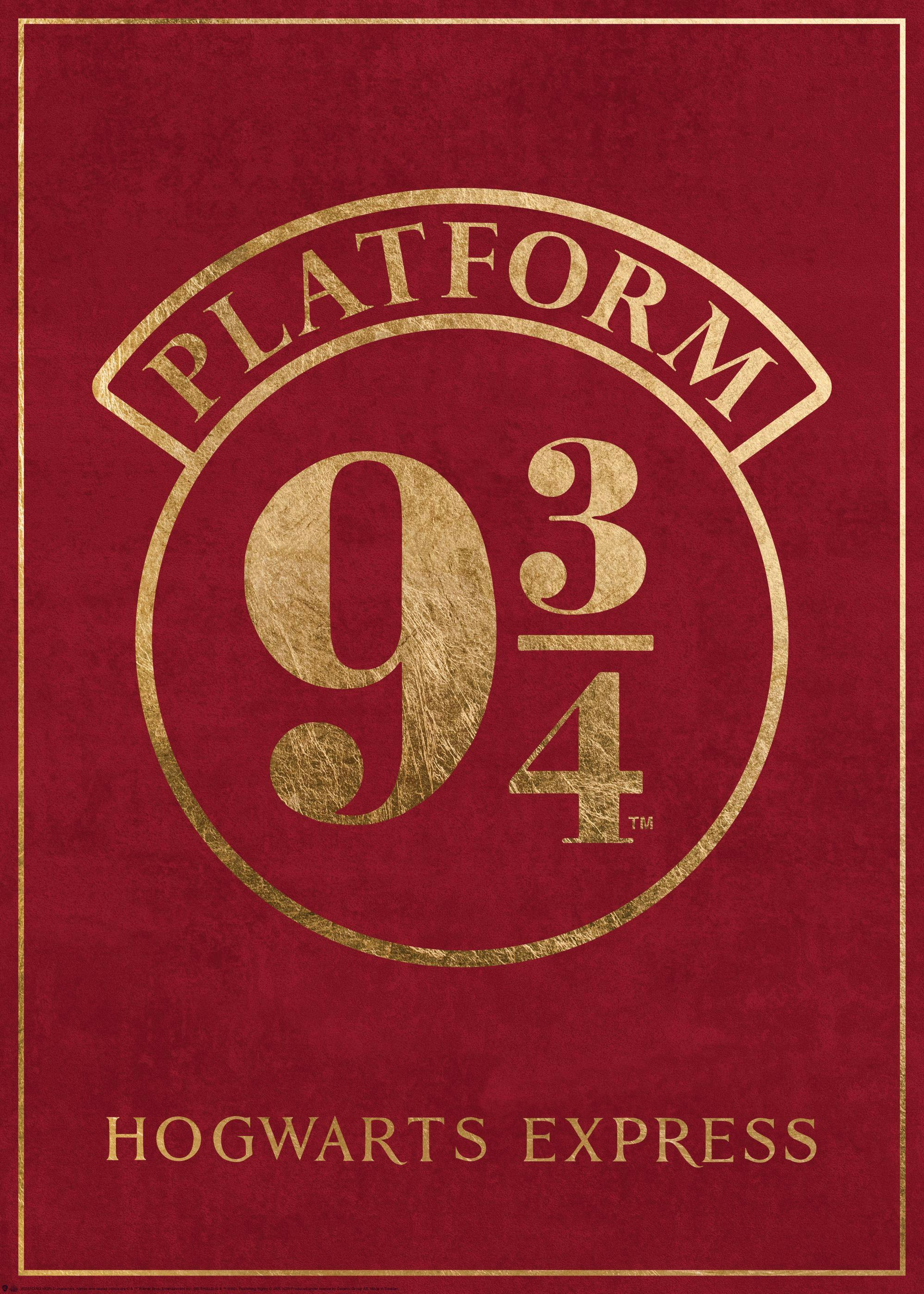 Affiche Harry Potter™ avec le texte doré Platform 9 3/4 et Hogwarts Express sur fond bordeaux