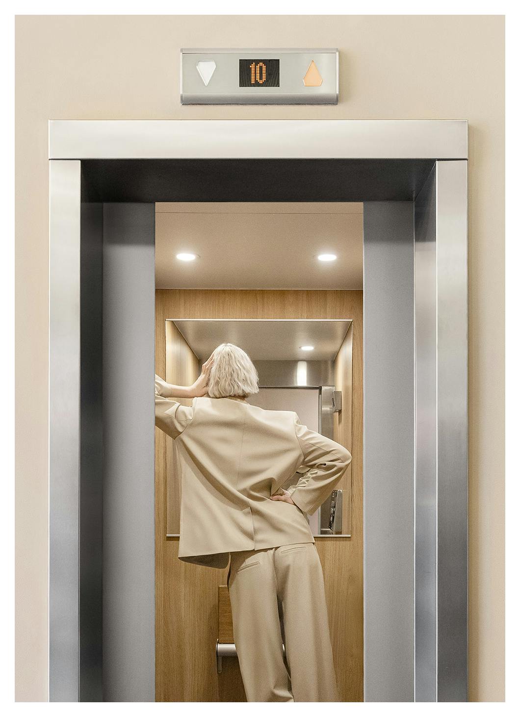 Going Up Poster (50x70 cm)