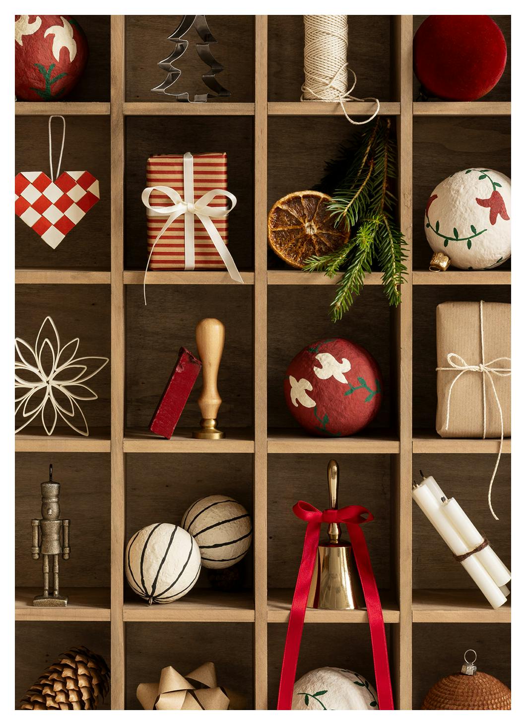 The Christmas Cabinet Print (50x70 cm)