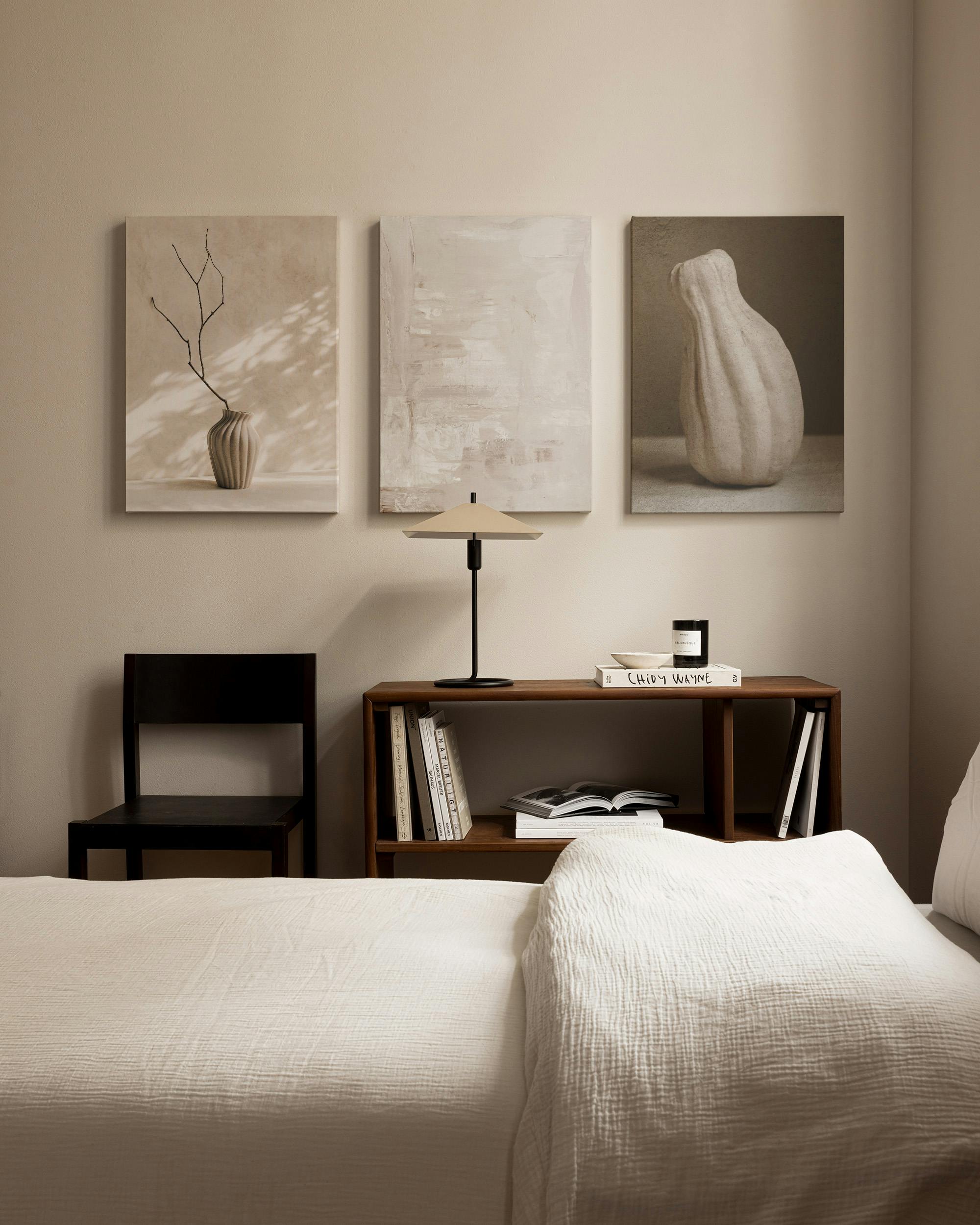 Kaanvasi Tauluja Still Serenity Kanvaasitrio (50x70 cm - Musta Puukehys)