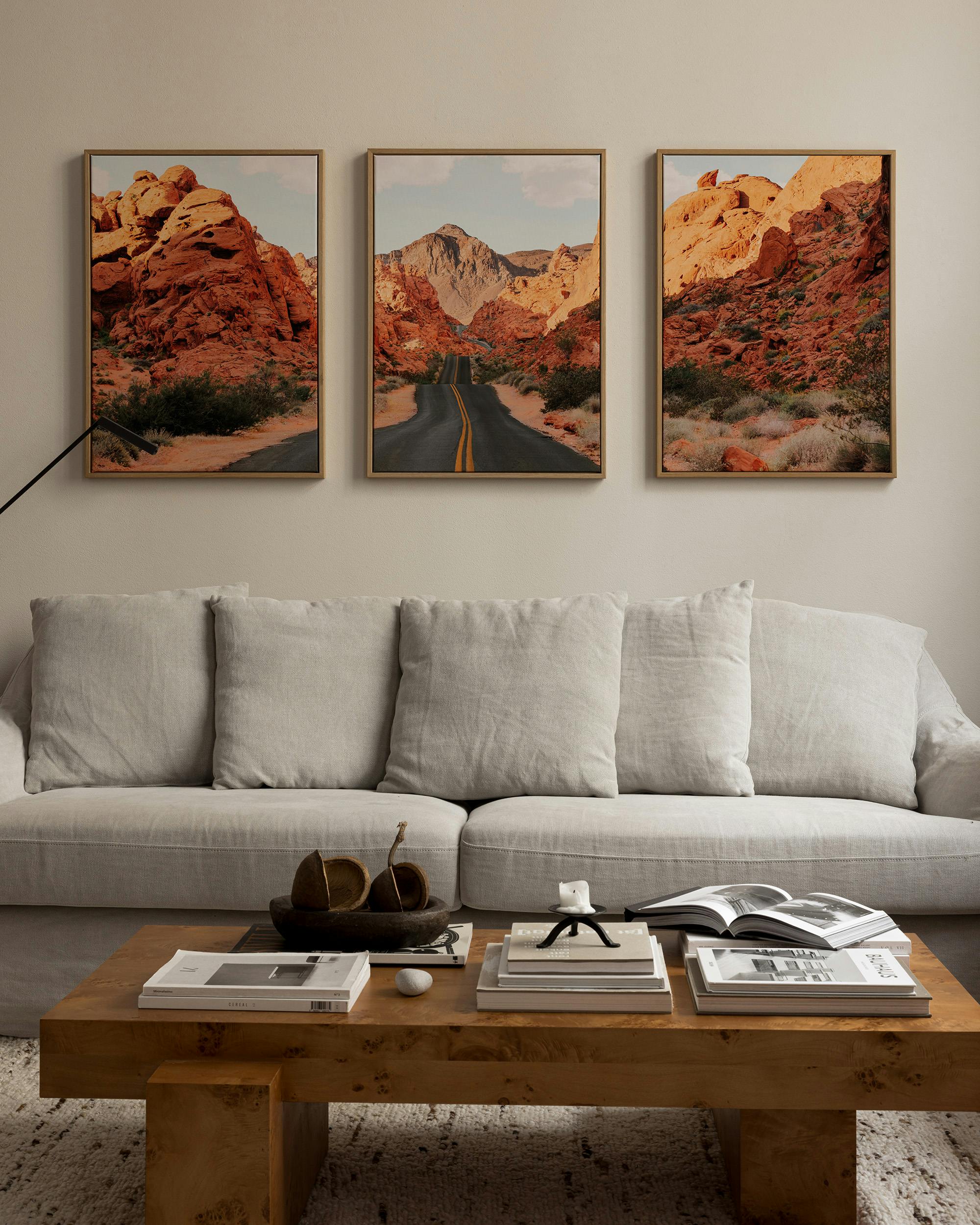 The Passage Trio de lienzos (70x100 cm - Marco de roble)