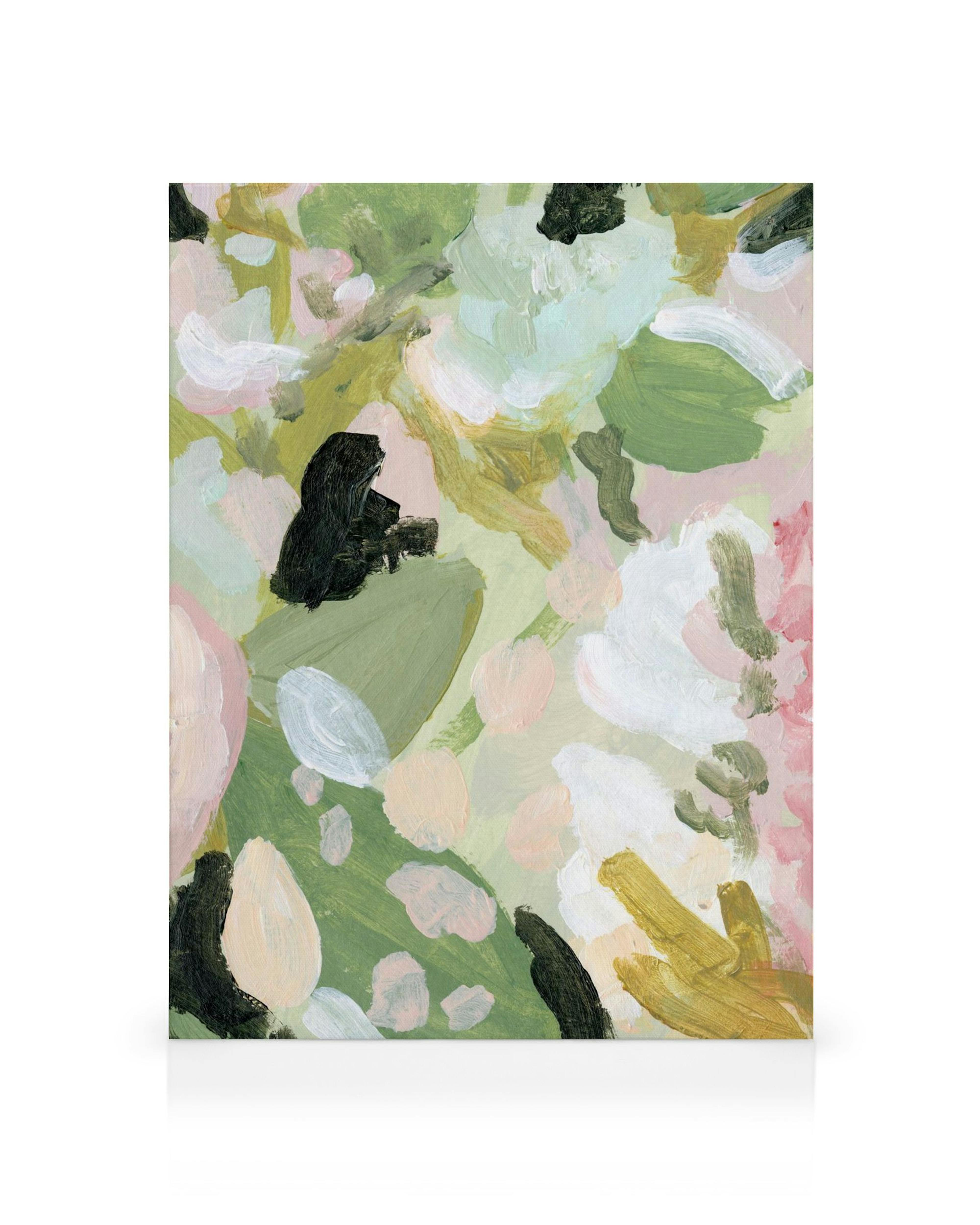 Abstract canvas met textuur, bloemvormige penseelstreken in roze, groen, wit en geel, heldere pastelkleuren.