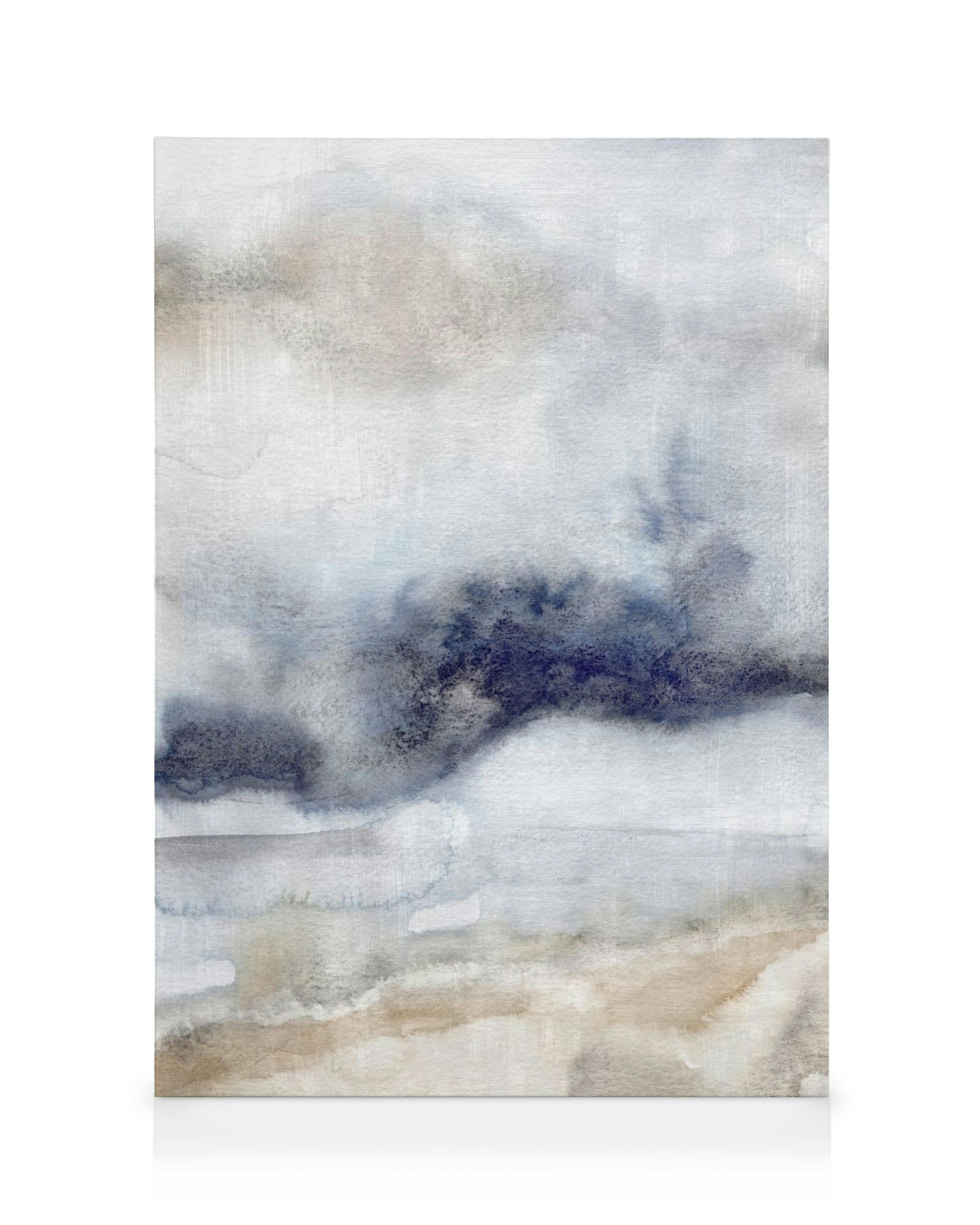 Toile abstraite à laquarelle avec dégradés de gris, beige et bleu, évoquant un paysage serein.