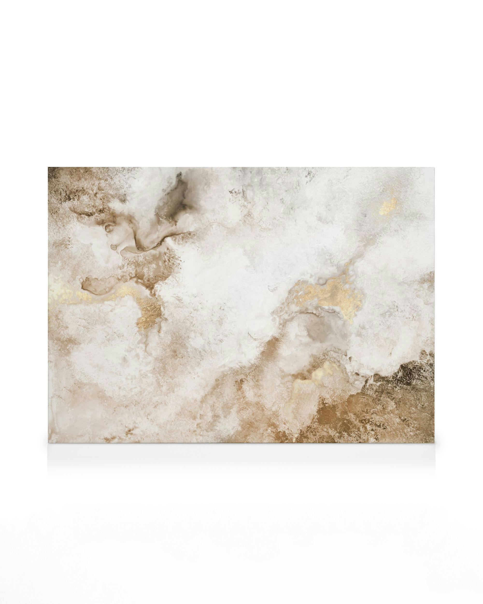Abstrakt lærred i beige, hvid med gulddetaljer og flydende farvemønster. Moderne vægkunst.