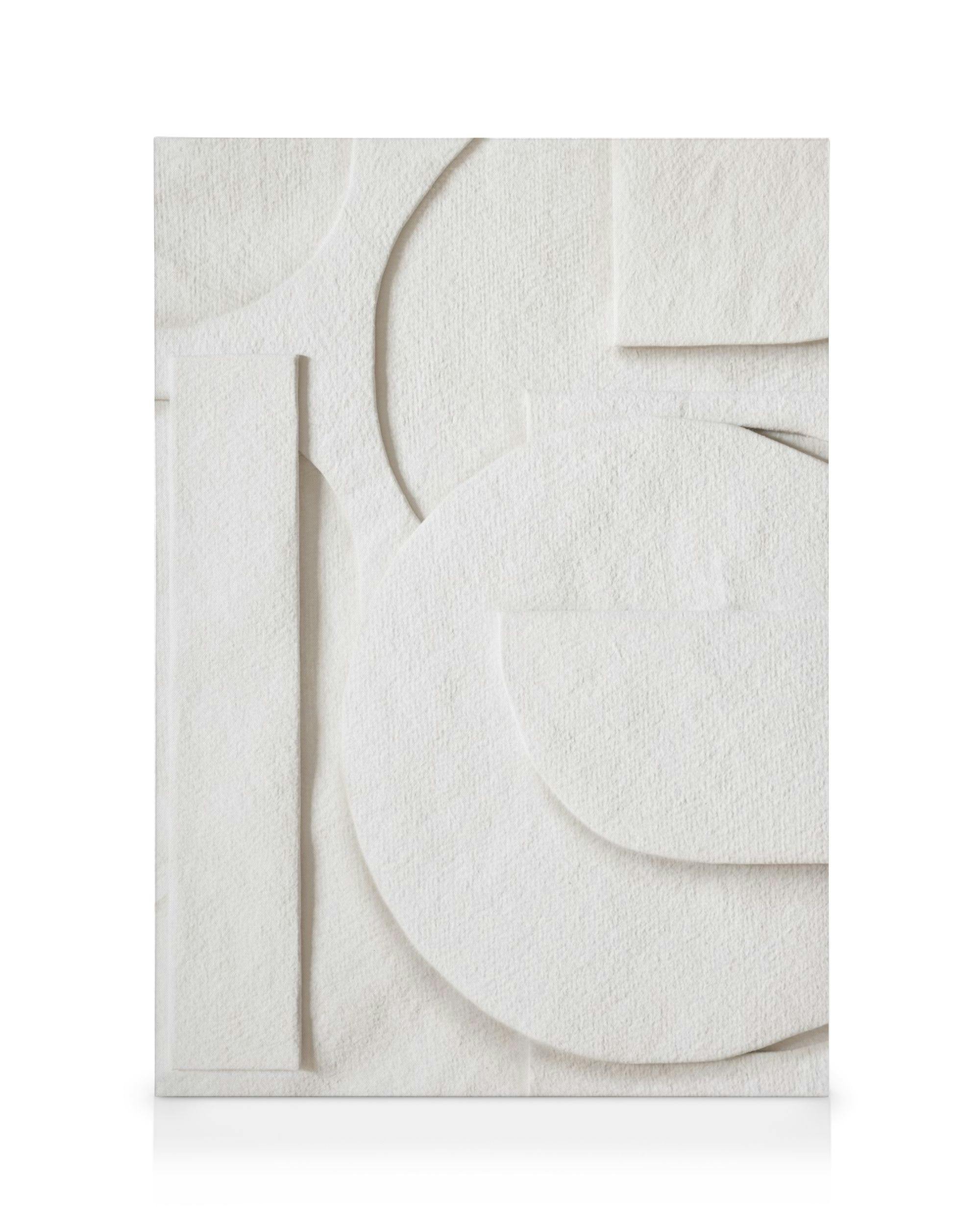 Lienzo blanco texturizado con formas geométricas superpuestas: círculos, semicírculos y rectángulos, creando un efecto 3D