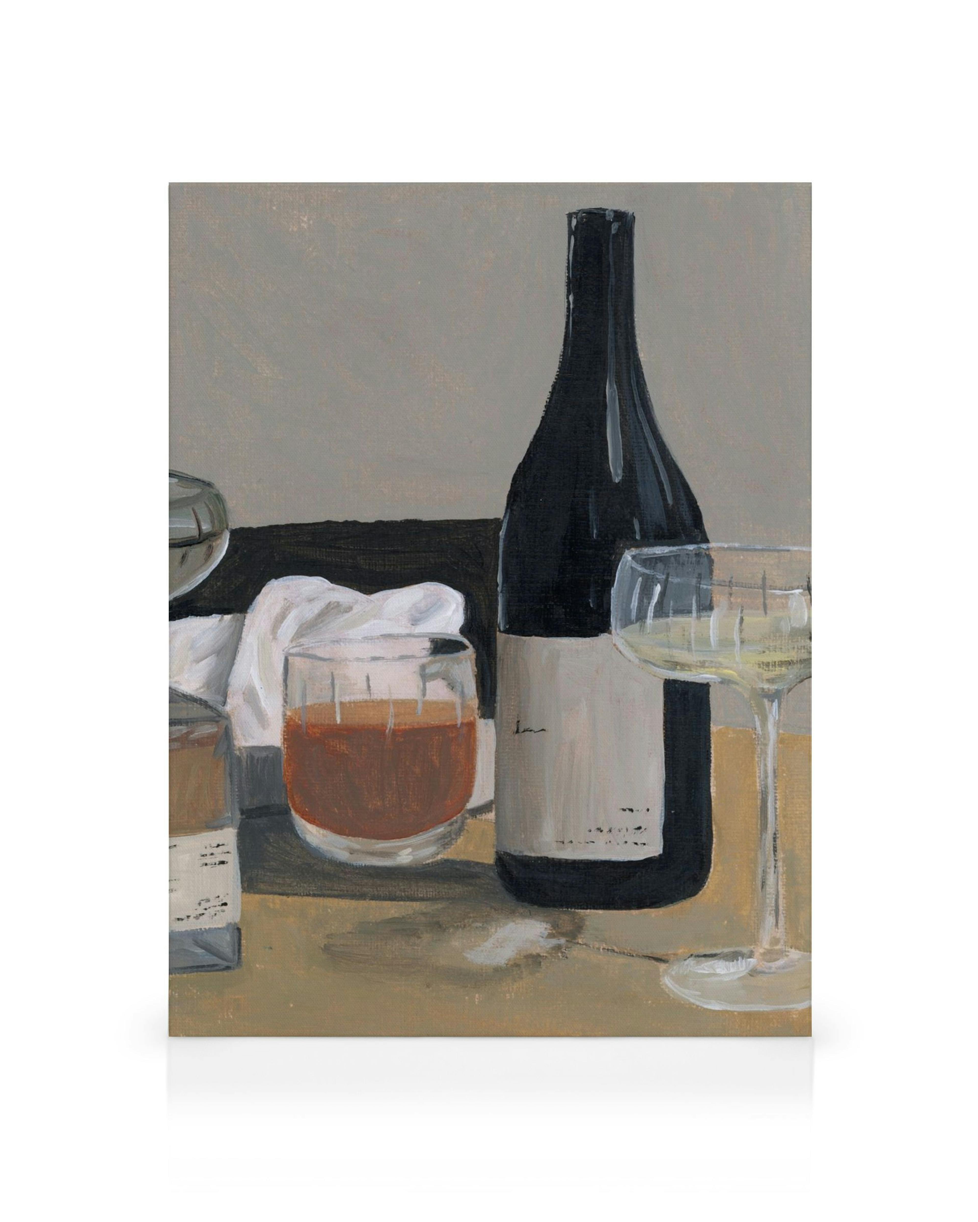 Lienzo de una pintura de bodegones con una botella de vino y copas en tonos neutros.