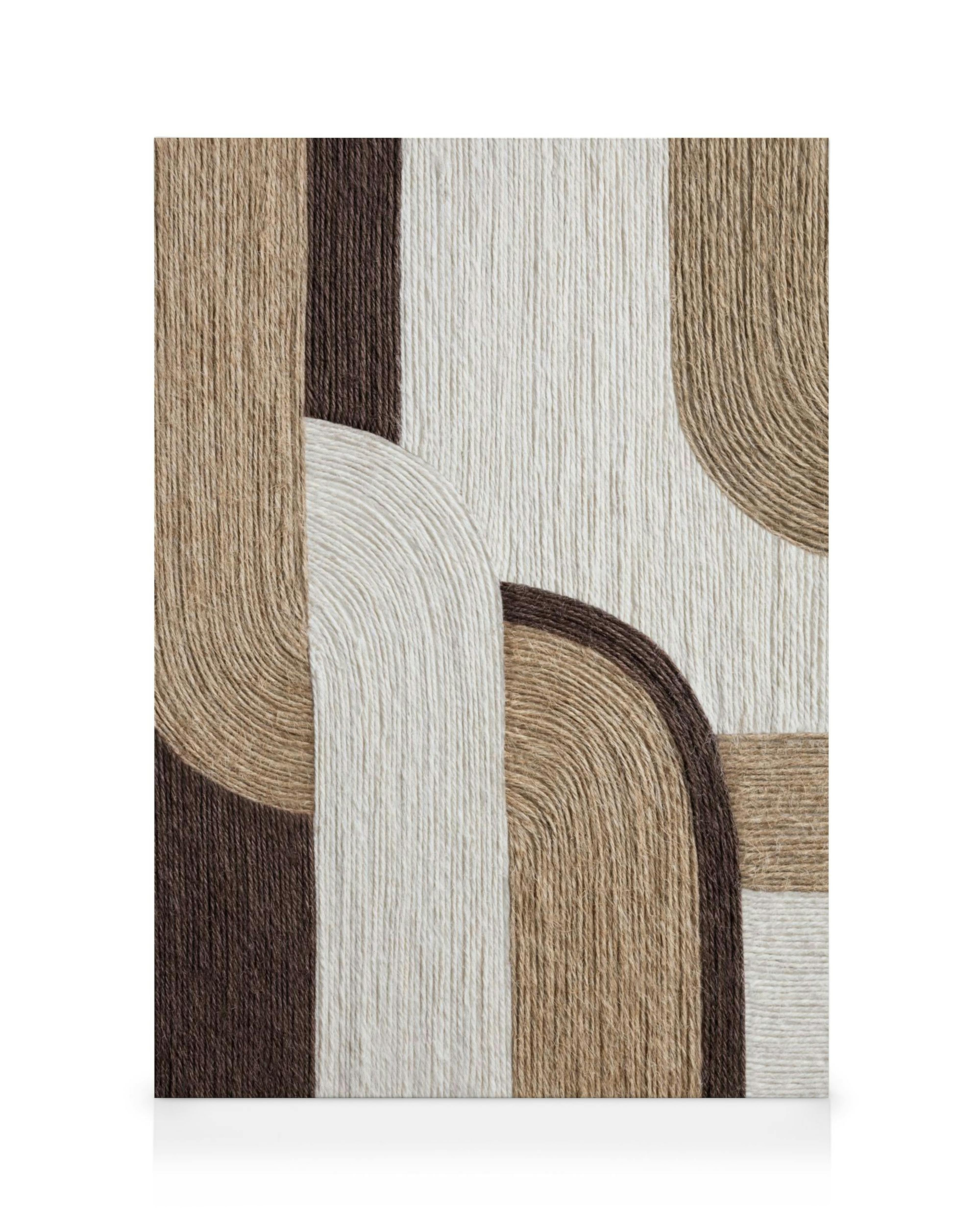 Lienzo abstracto con formas entrelazadas en tonos cálidos de marrón y beige, creando una ilusión 3D y textura intrigante.