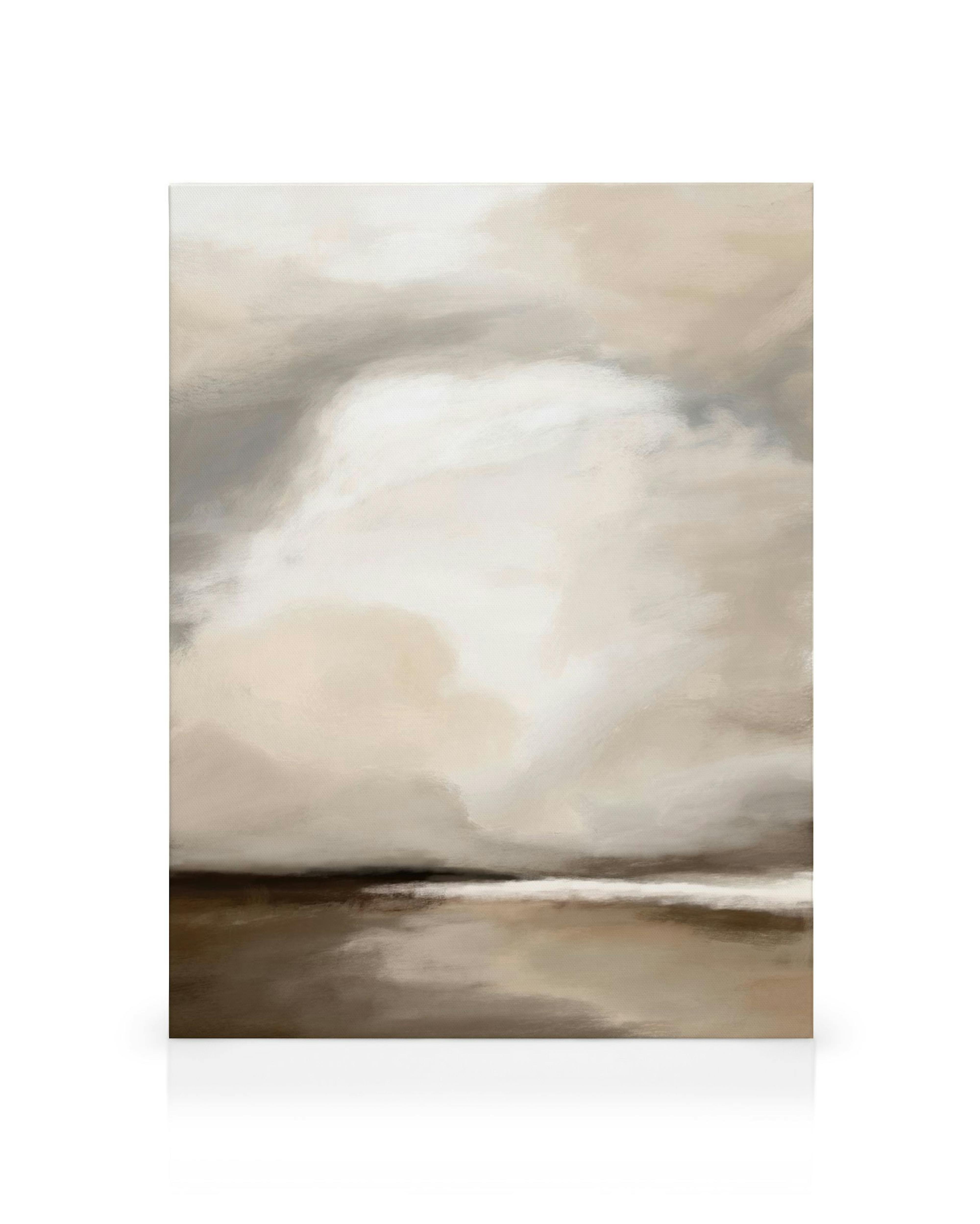 Paisaje abstracto en lienzo con nubes suaves en beige claro y blanco sobre un horizonte marrón oscuro.
