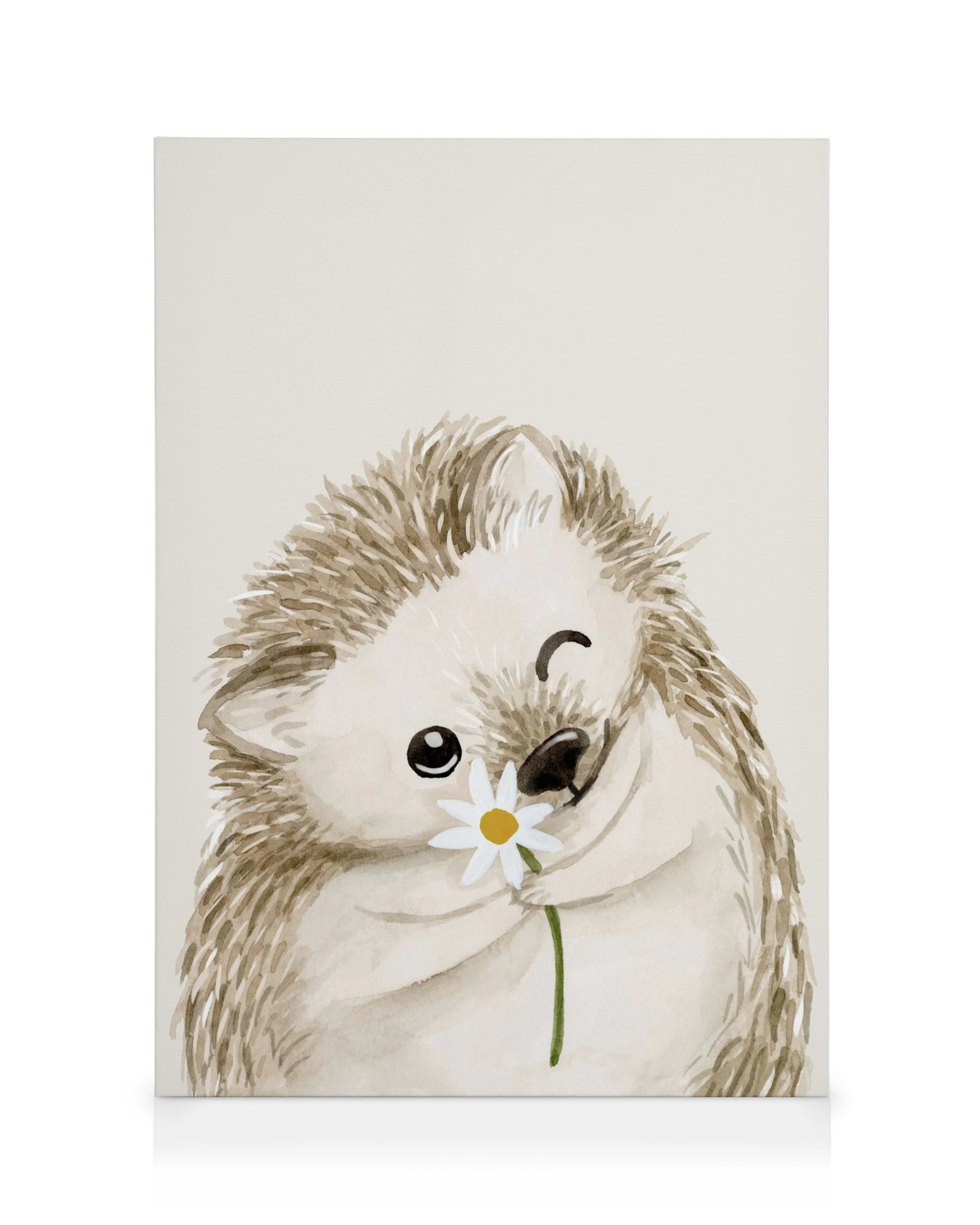 Sød pindsvin illustration med et smilende ansigt, der holder en hvid tusindfryd, børnekunst på lærred.