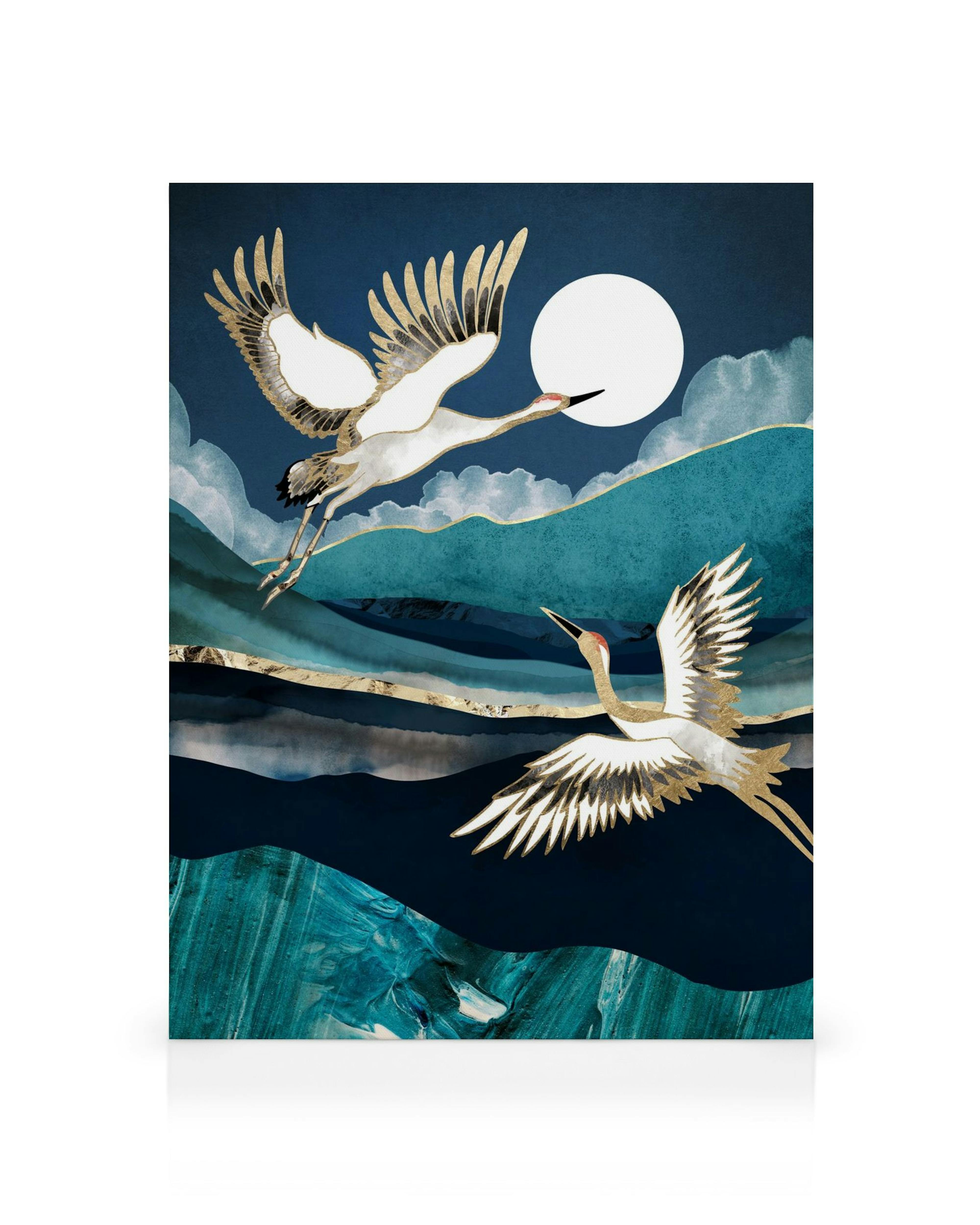 Leinwandbild mit zwei Kranichen bei Mondlicht über einem Gebirge in Blau- und Grüntönen, goldenen Akzenten.