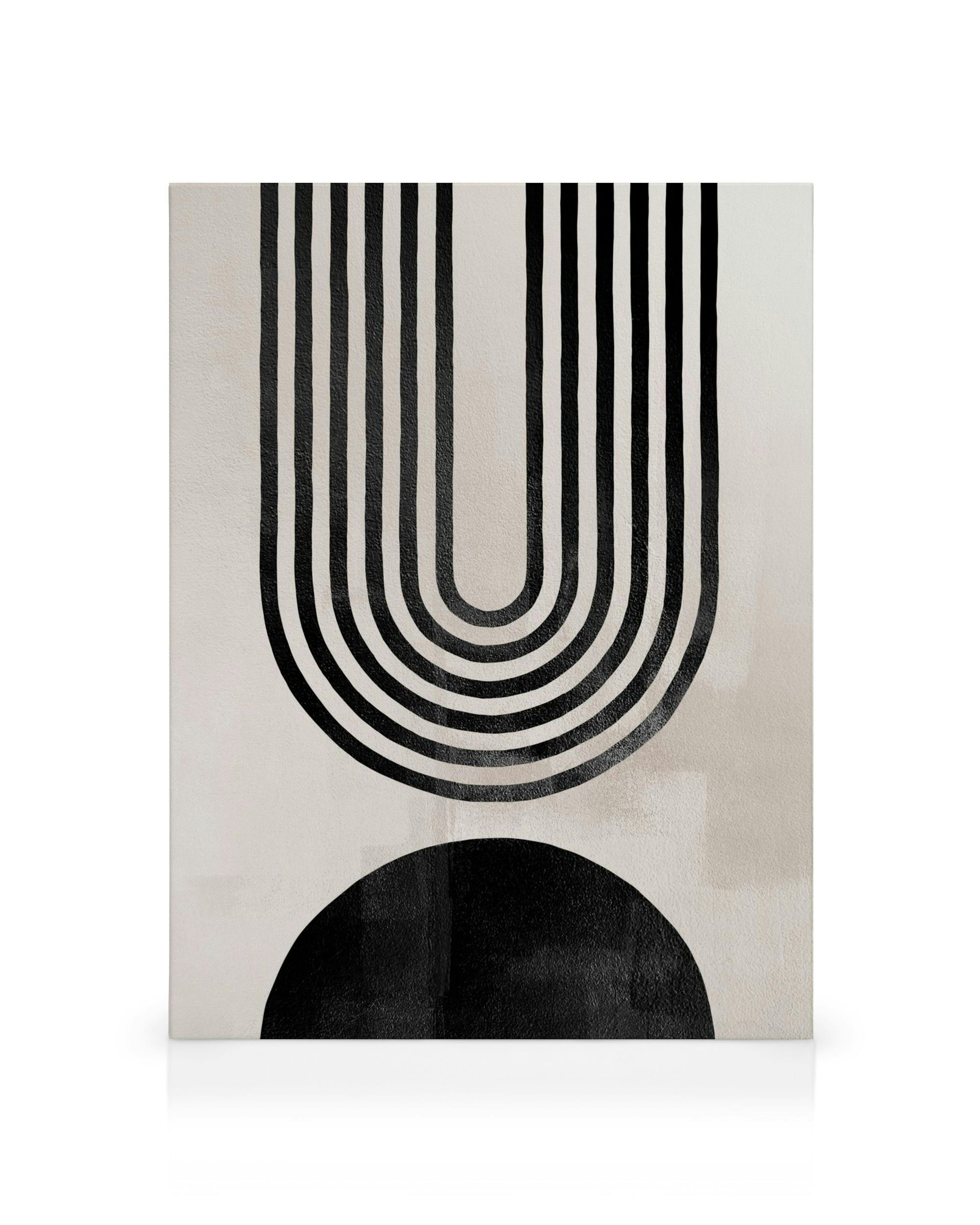 Canvastavla med svart kurvig design på krämfärgad bakgrund, kompletterad med en svart halvcirkel nedtill.