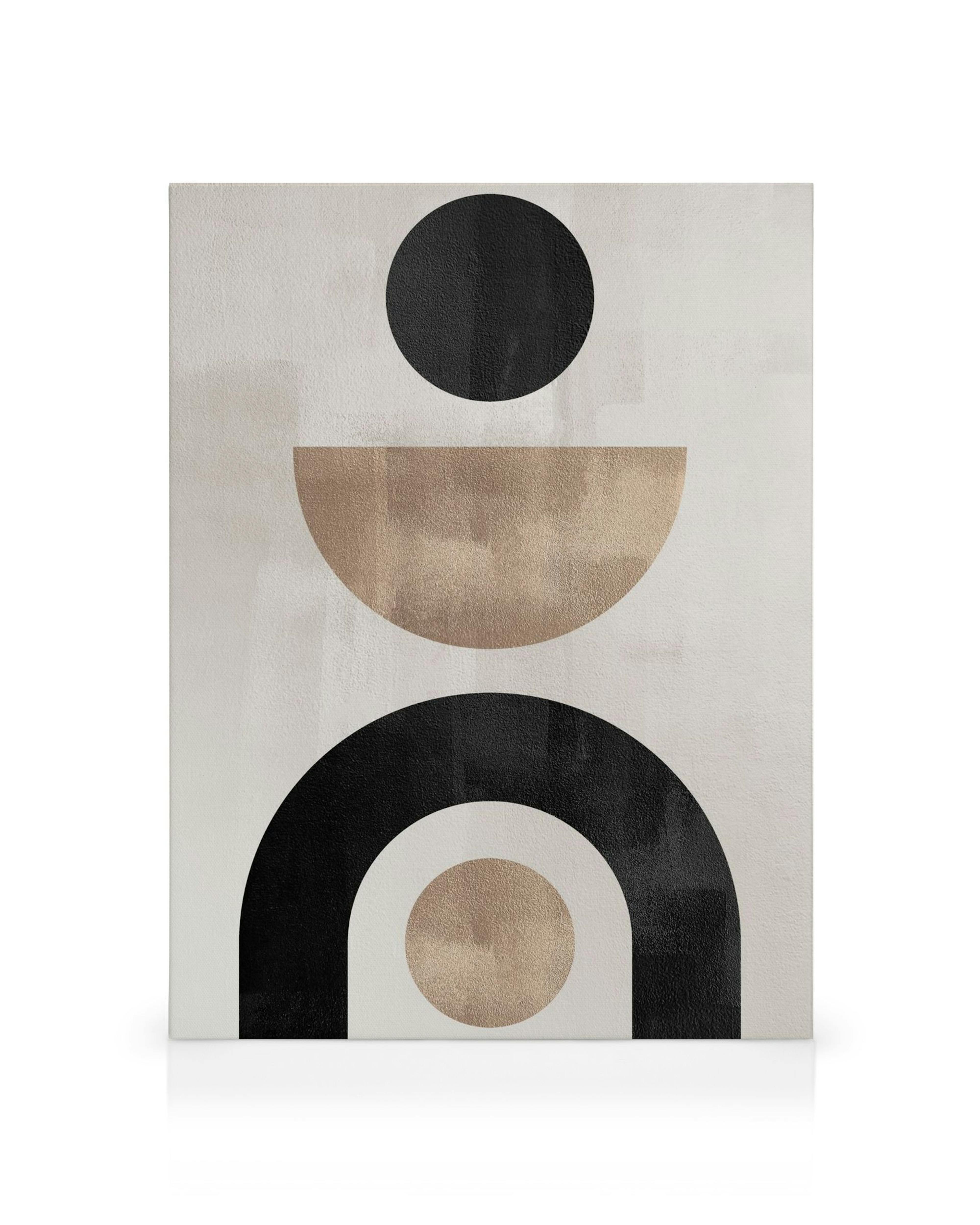 Grafisk lærred med sorte og beige geometriske former, inklusiv buer og cirkler, på en grå-beige baggrund. Minimalistisk kunst.
