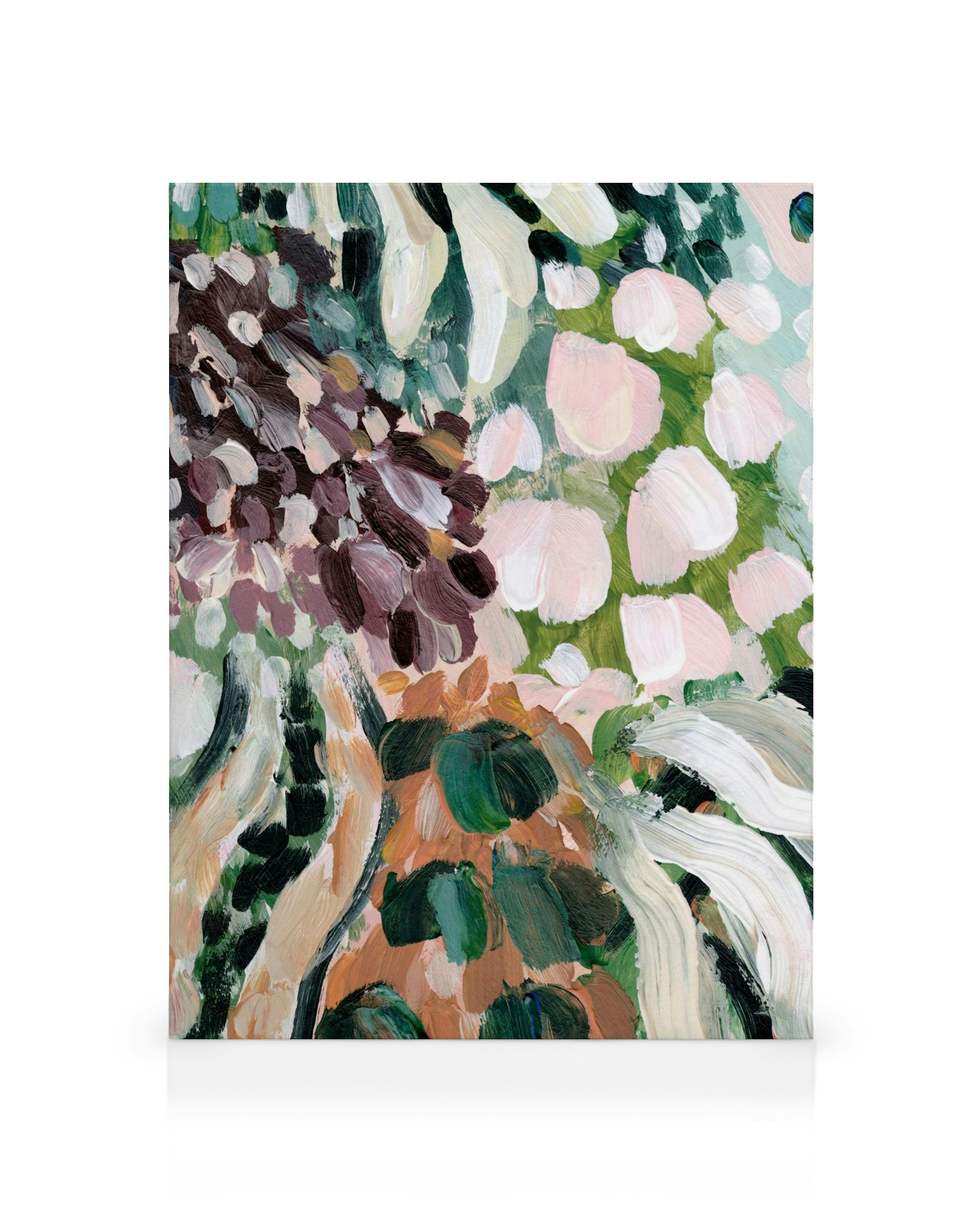Abstrakt canvastavla med tjocka penseldrag i grönt, brunt, rosa och vitt, ger en modern touch till hemmet.