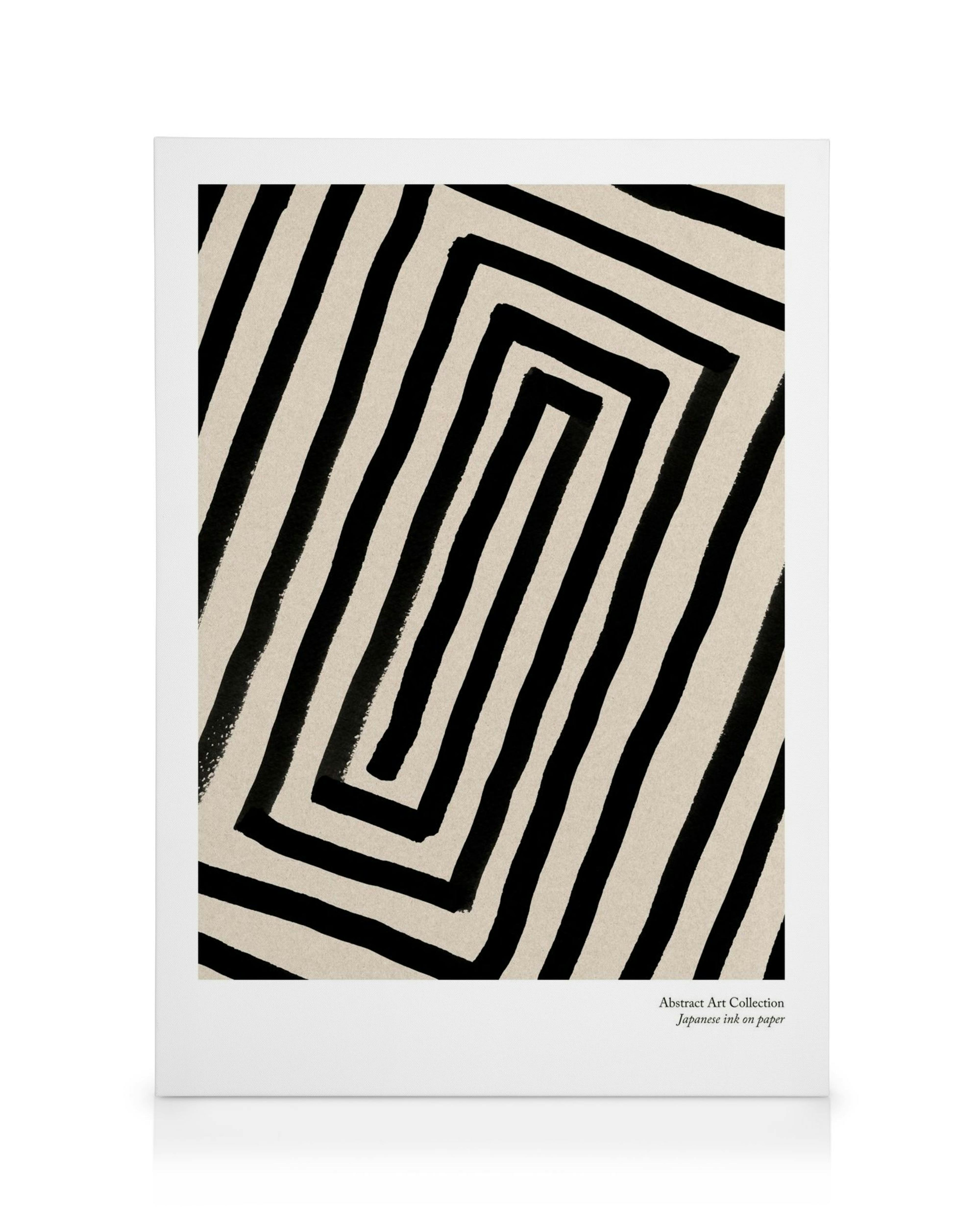 Sort og beige lærred med japansk blæk, der danner et abstrakt, roterende firkantet mønster.