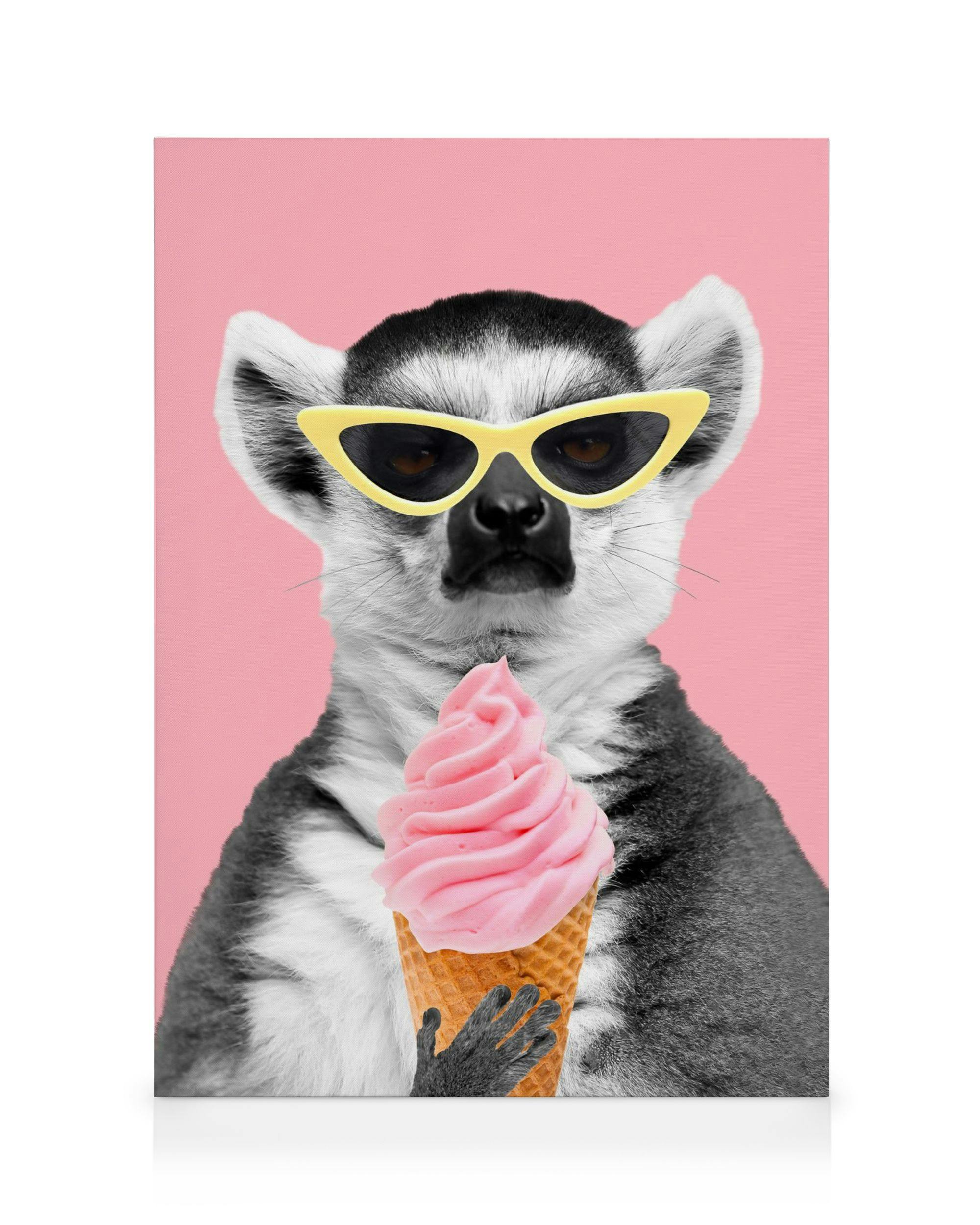 Canvas Prints Lemur With Ice Cream Canvas print (50x70 cm - Oak Frame)