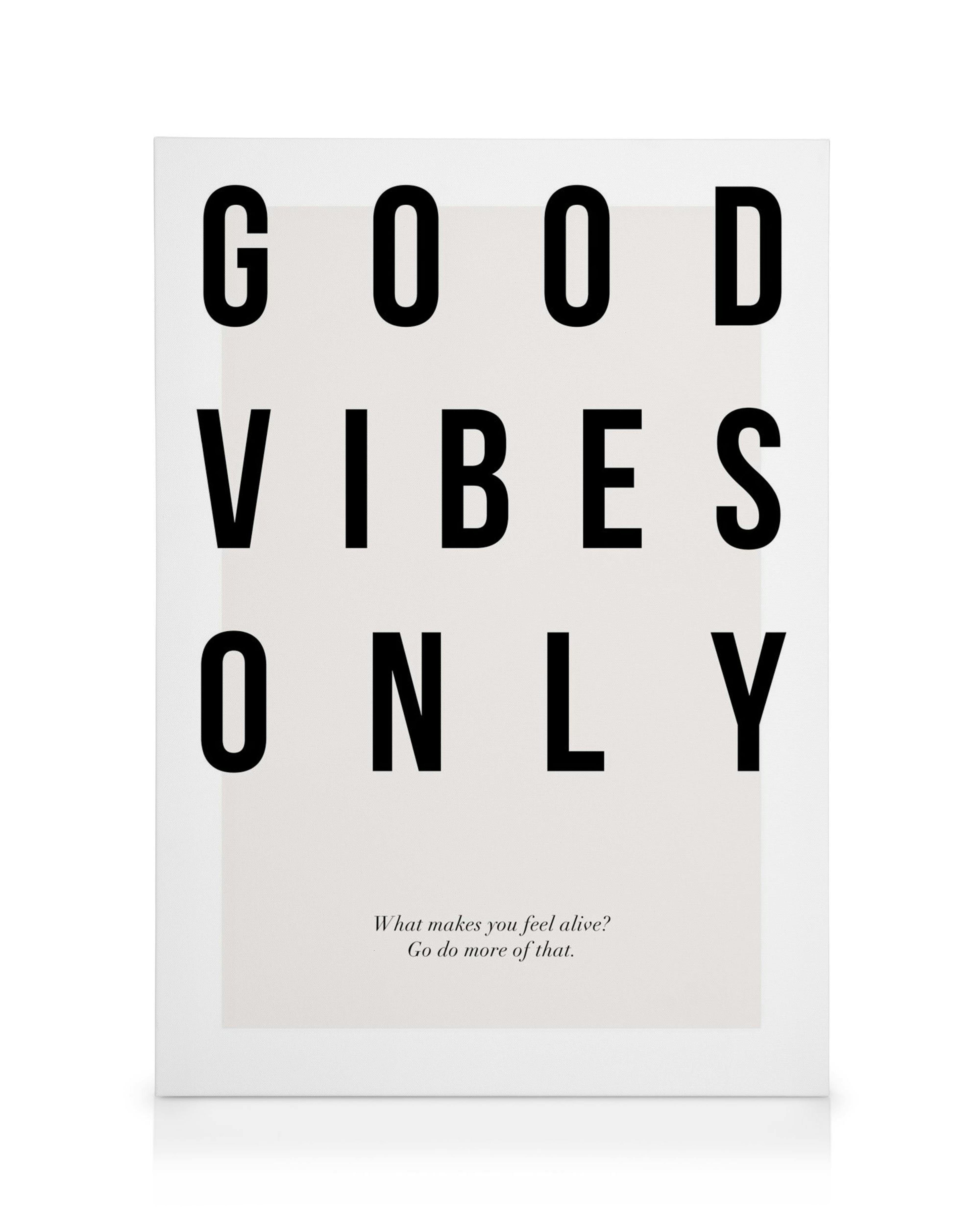 Obraz na plátne s čiernym textom Good Vibes Only a motivačným citátom na béžovom pozadí.