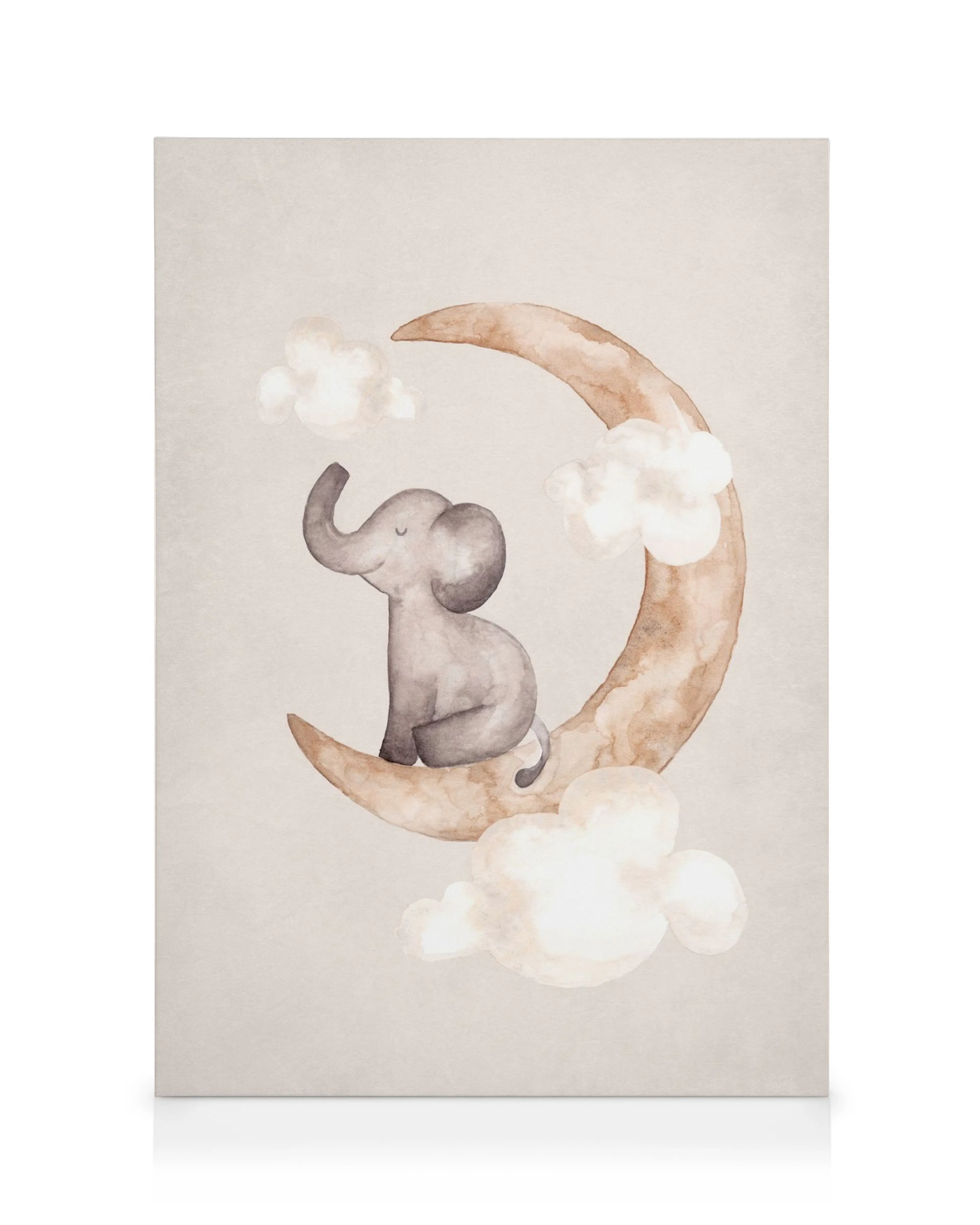 Canvas met schattige grijze olifant op halve maan, omringd door witte wolken op lichtbeige achtergrond in aquarel.