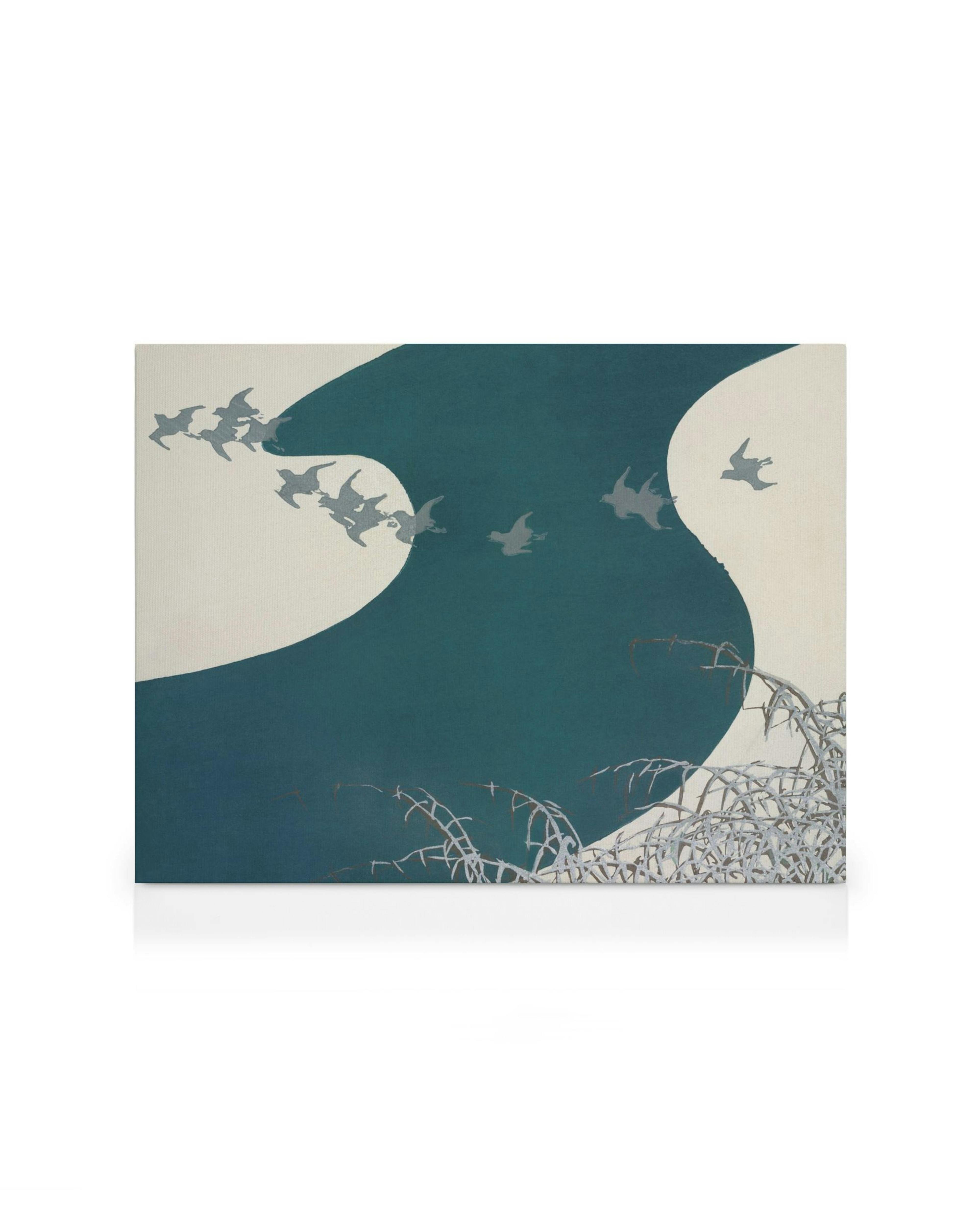 Lienzo de Kamisaka Sekka: Pájaros volando sobre un río azul-gris con ramas blancas en primer plano, estilo japonés.
