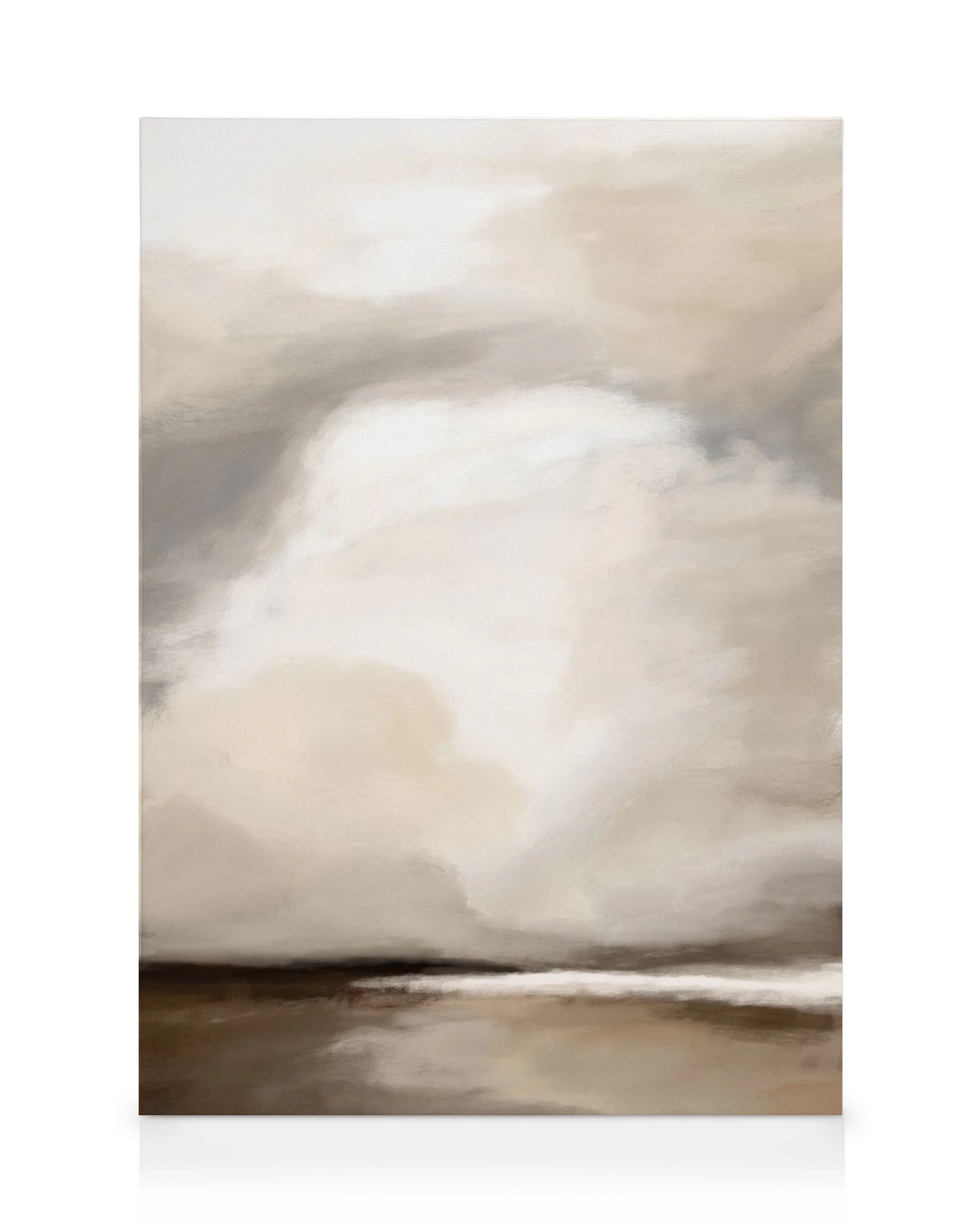 Gemälde einer traumhaften Landschaft mit hellen Wolken, dunklem Horizont und spiegelndem Wasser in Beige und Braun.