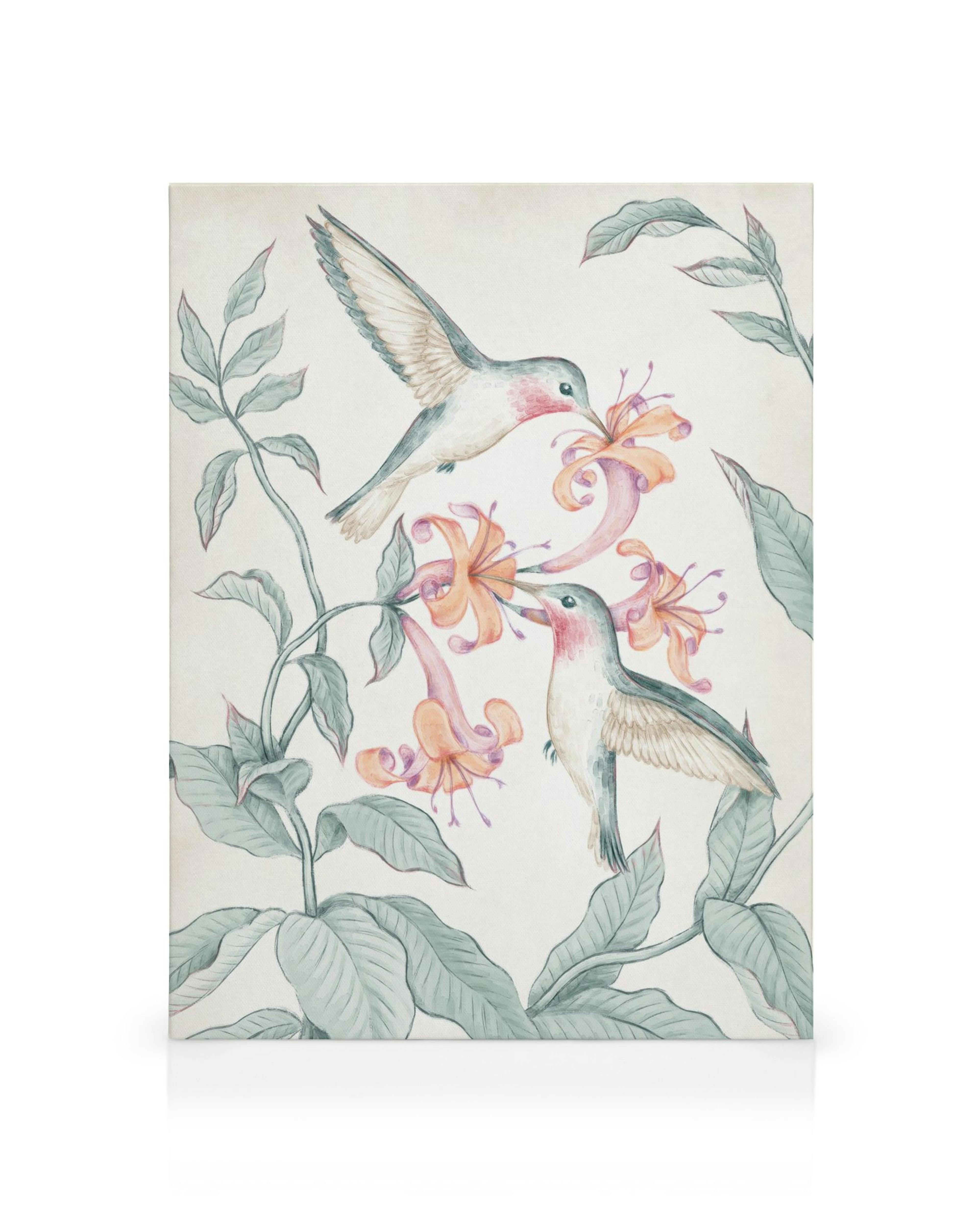 Schilderij met twee kolibries die nectar drinken uit roze bloemen met groene bladeren op een lichte achtergrond.