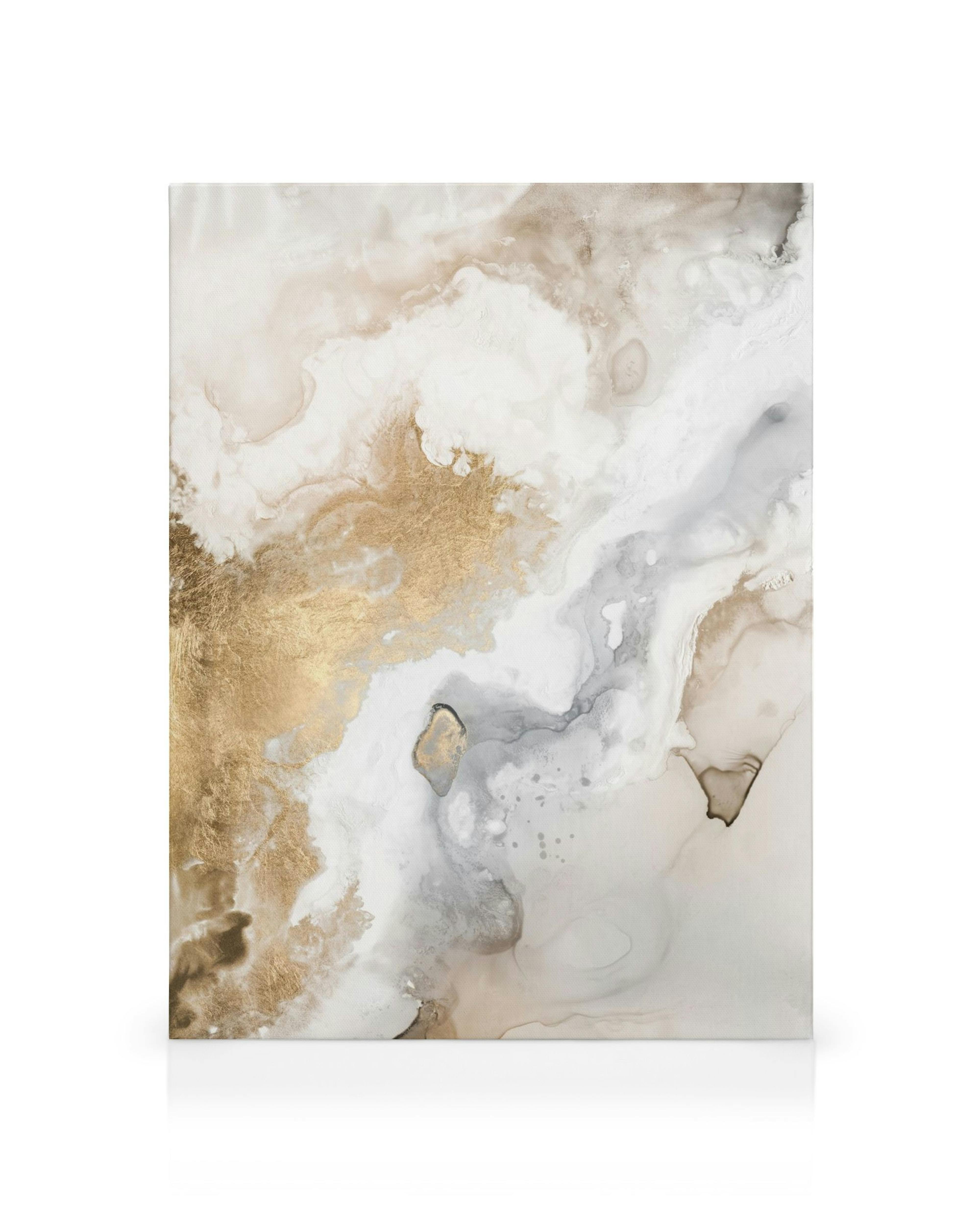 Beige Golden Flow No1 abstrakti kanvaasi, jossa on kultaisia ja beigenvärisiä virtauksia.