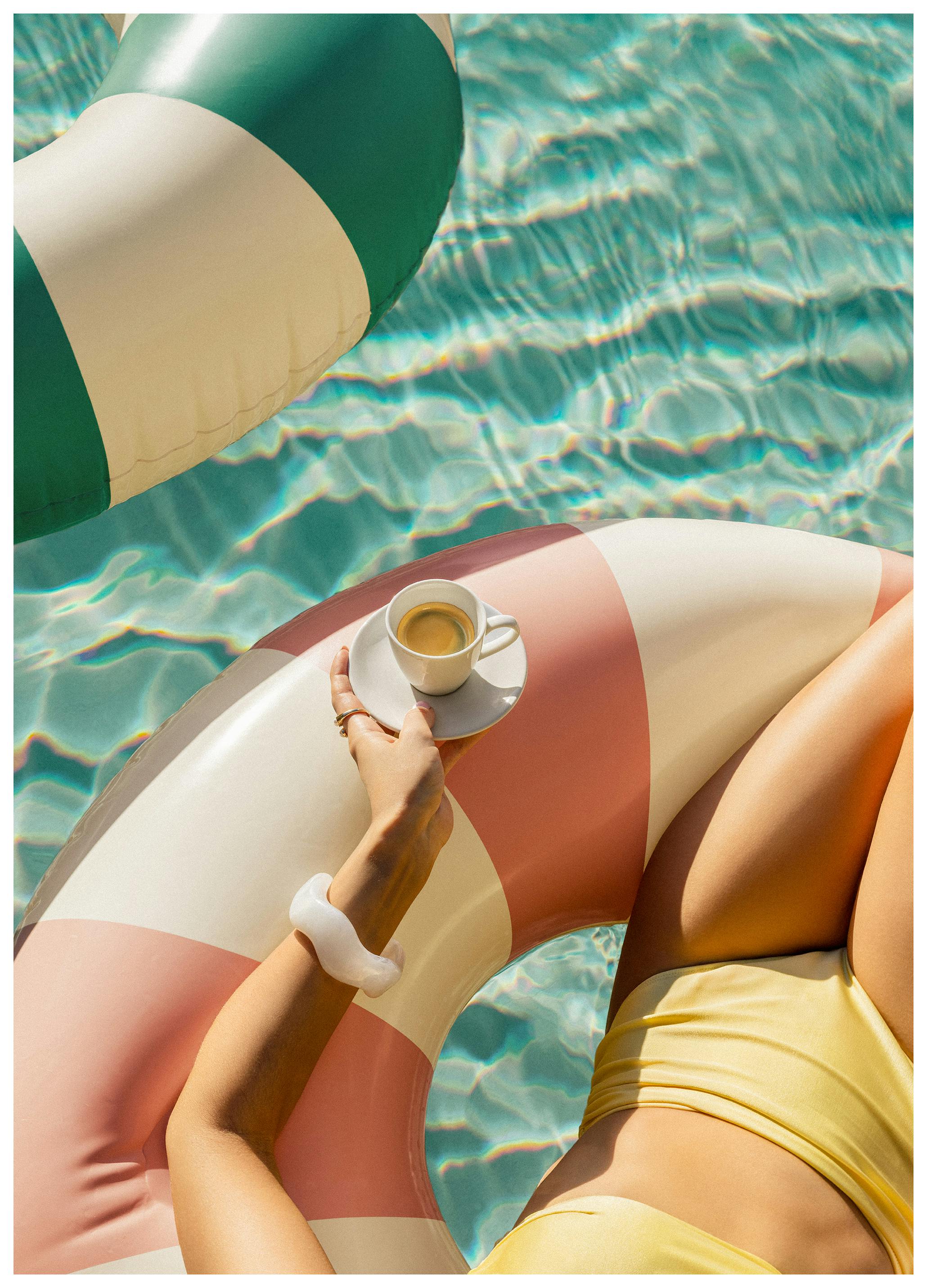Prints - Sunlit Sips Print (100x150 cm) - Studio Soleil Prints