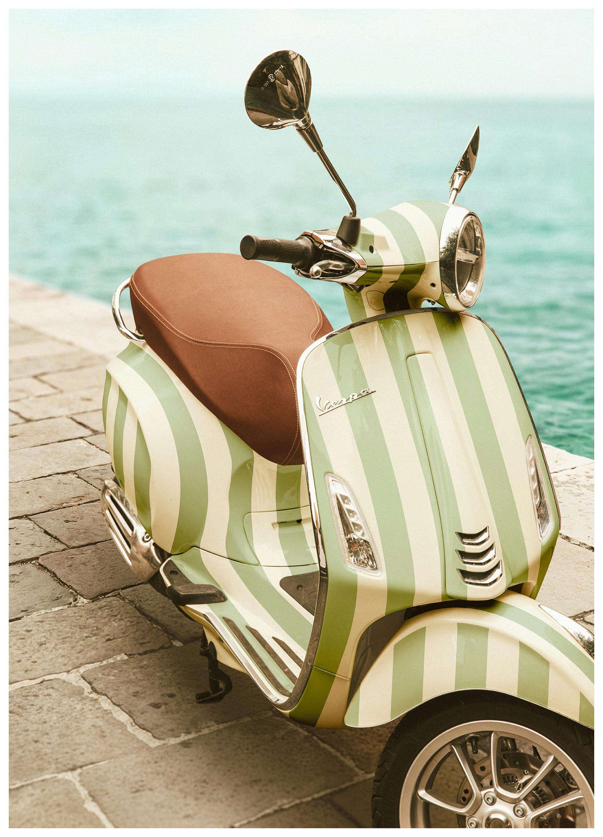 Prints - La Vespa Print (30x40 cm) - Studio Soleil Prints