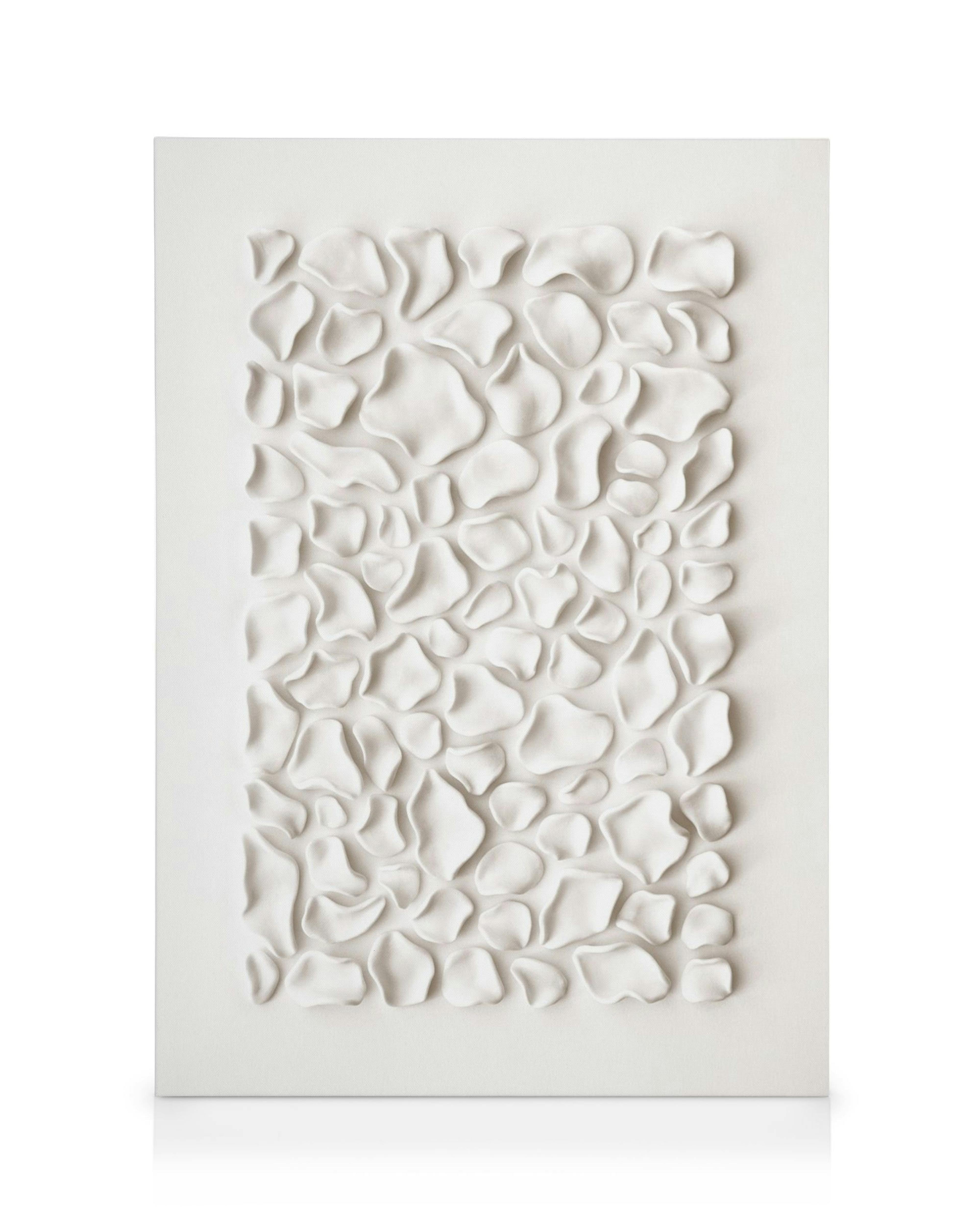 Obraz na płótnie: białe, miękkie kształty z nieregularnymi cieniami na jednolitym tle. Sztuka teksturowana.