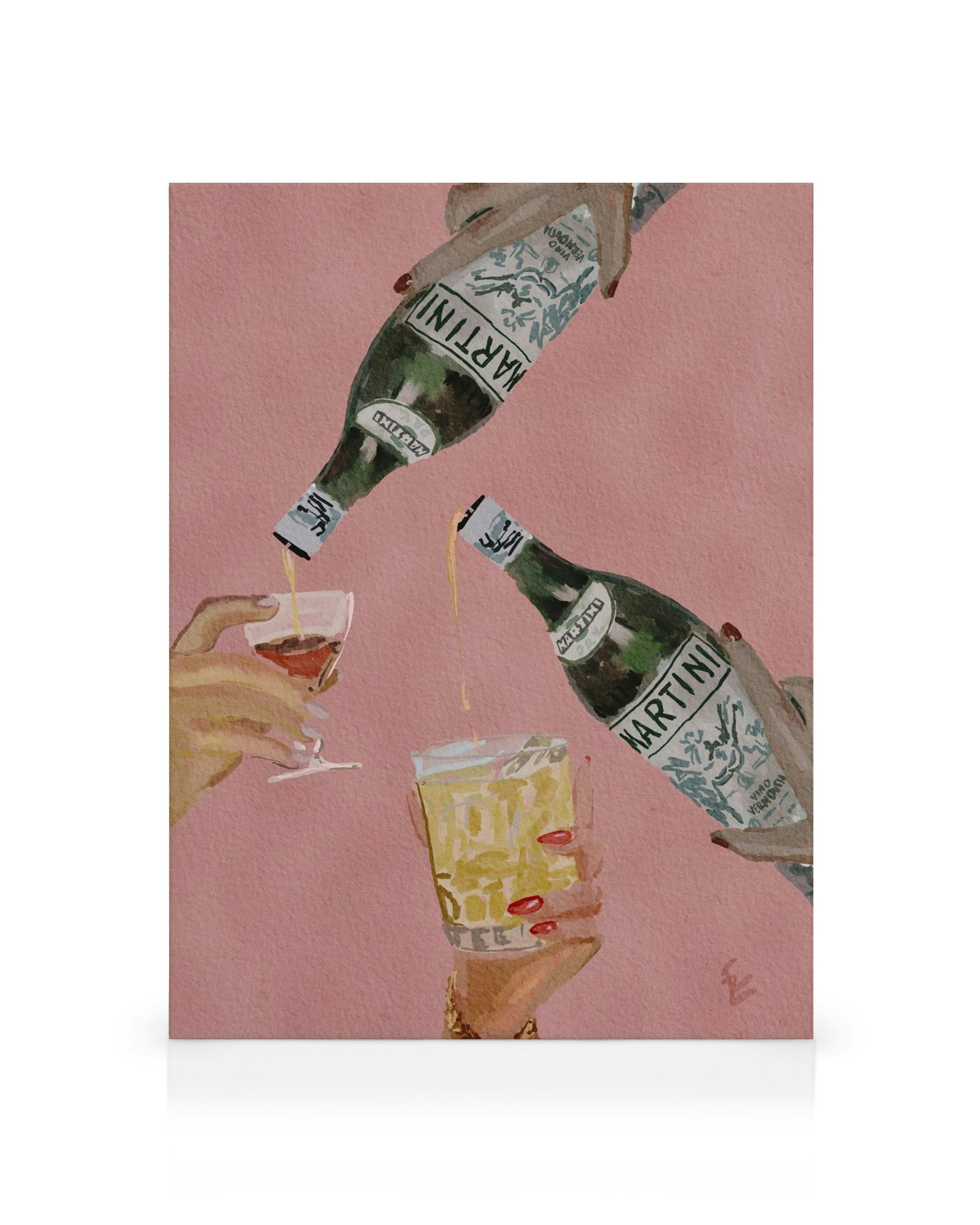 Leinwandbild mit zwei Martini-Flaschen, die in Gläser eingiessen, auf rosa Hintergrund. Hände halten Gläser.