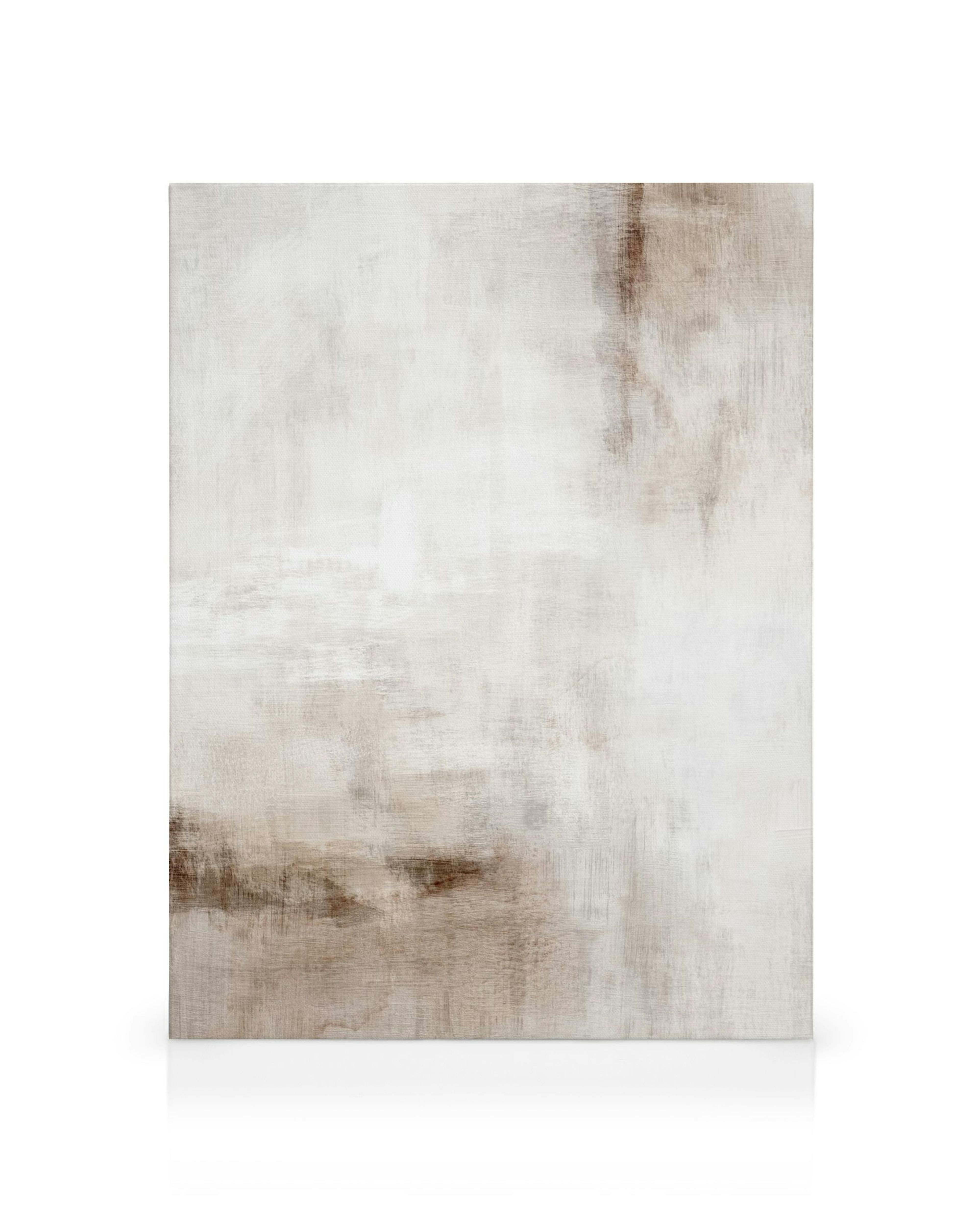 Beige abstrakti maalaus kanvaasilla, pystysuuntainen koostumus vaaleilla ja ruskeilla sävyillä, harjanjälkiä.