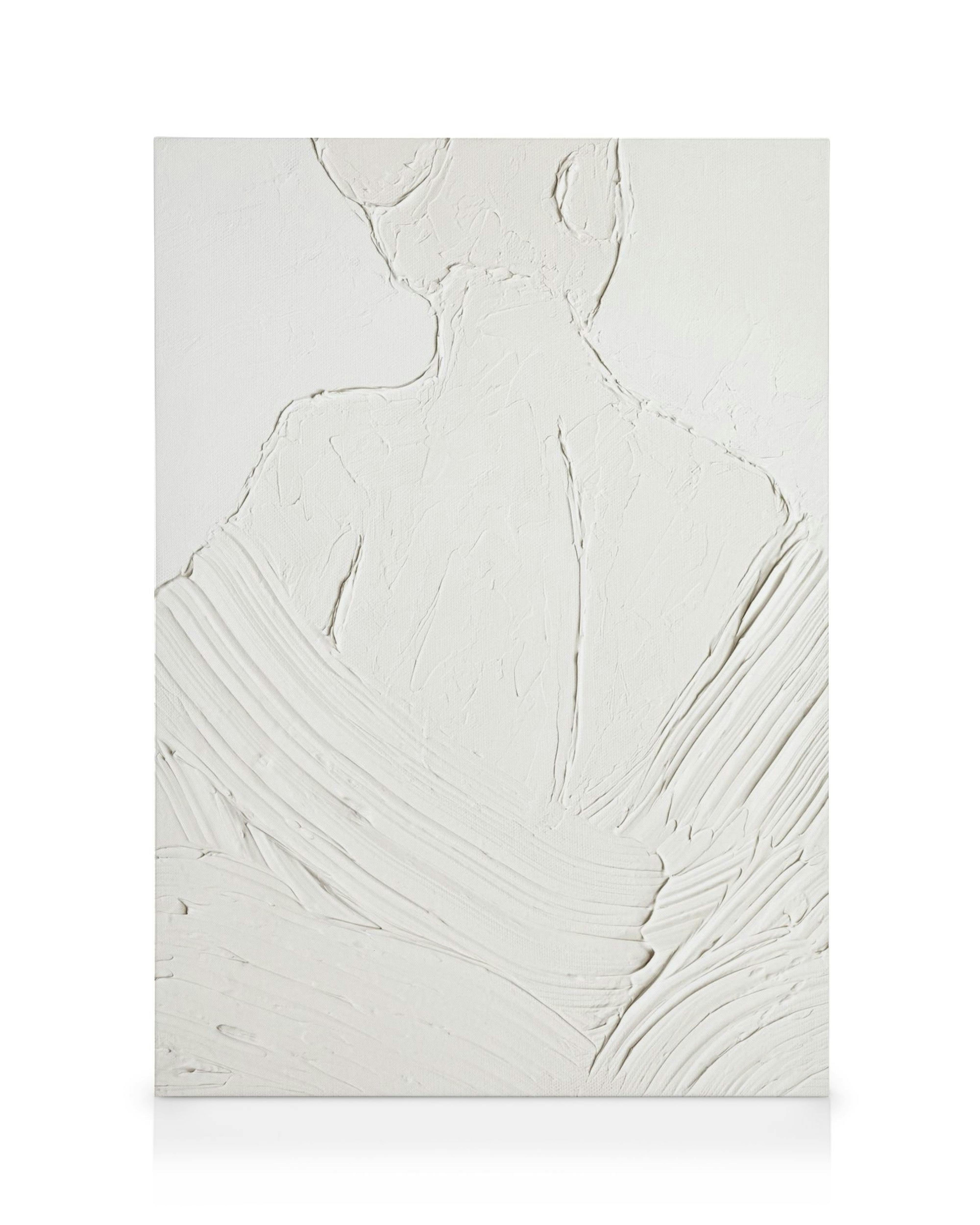 Figuratiivinen tekstuurikanvaasi, jossa valkoinen kohokuvioinen naishahmo selin, alaosassa leveitä, veistettyjä siveltimenvetoja